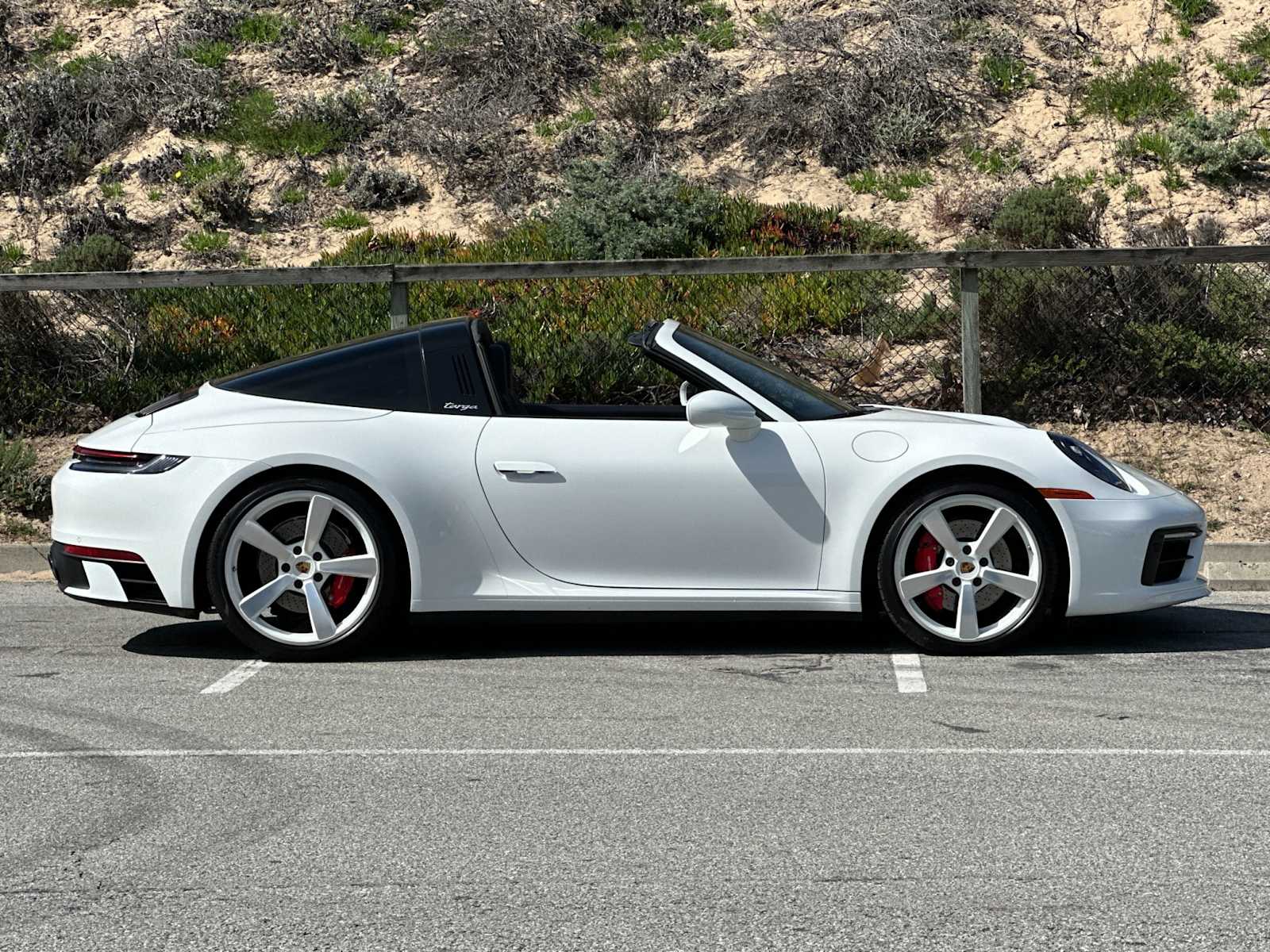 Thumbnail: 2022 Porsche 911 - 8