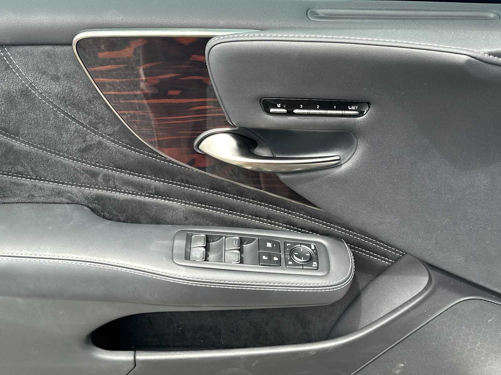 Thumbnail: 2024 Lexus LS - 12