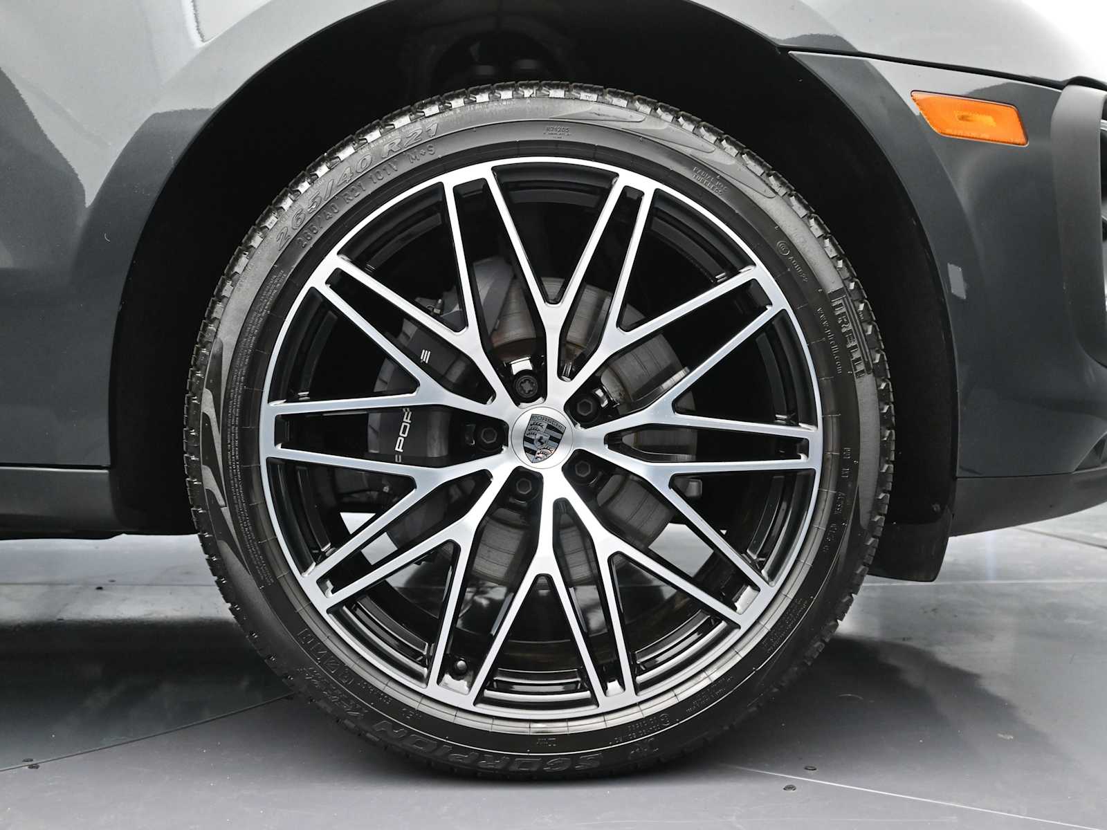 Thumbnail: 2025 Porsche Macan - 24