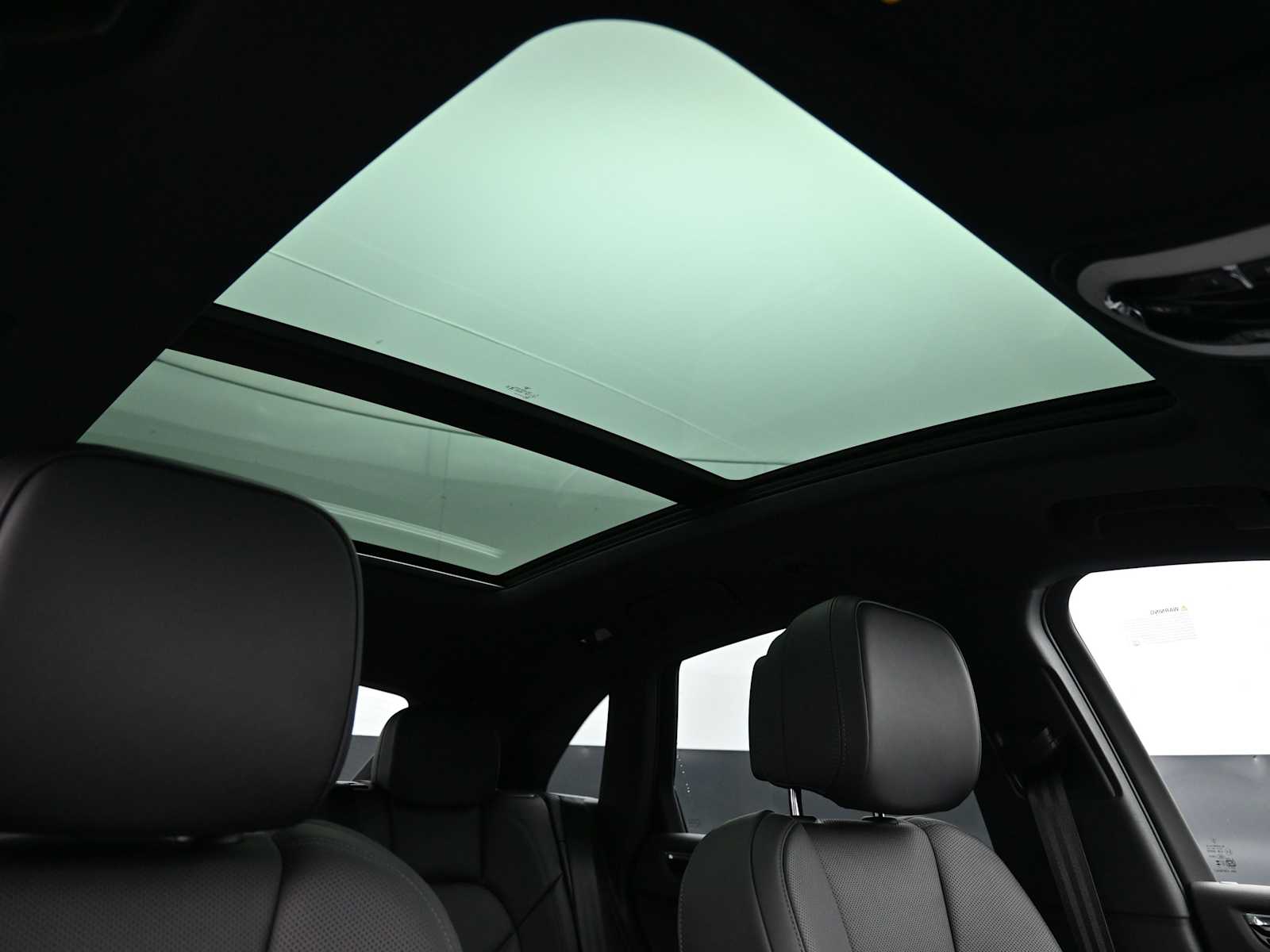 Thumbnail: 2026 Porsche Macan - 24