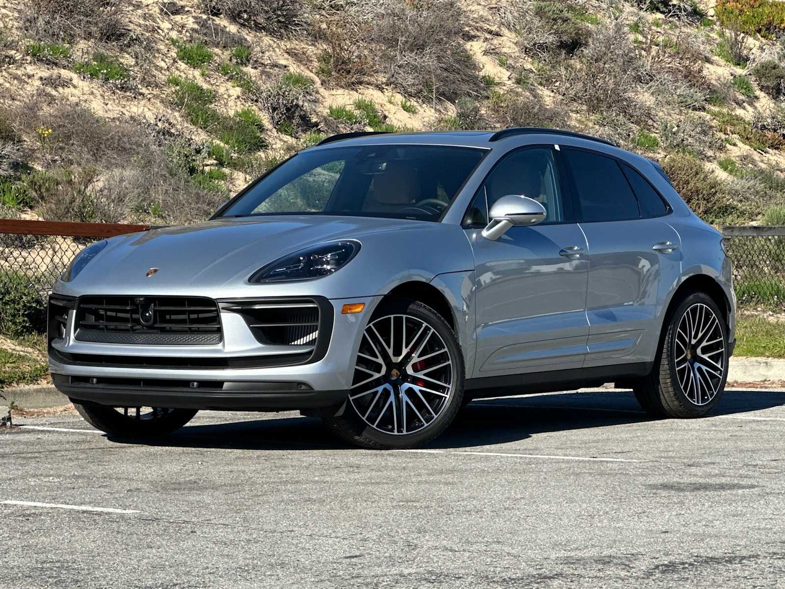 Thumbnail: 2026 Porsche Macan - 1