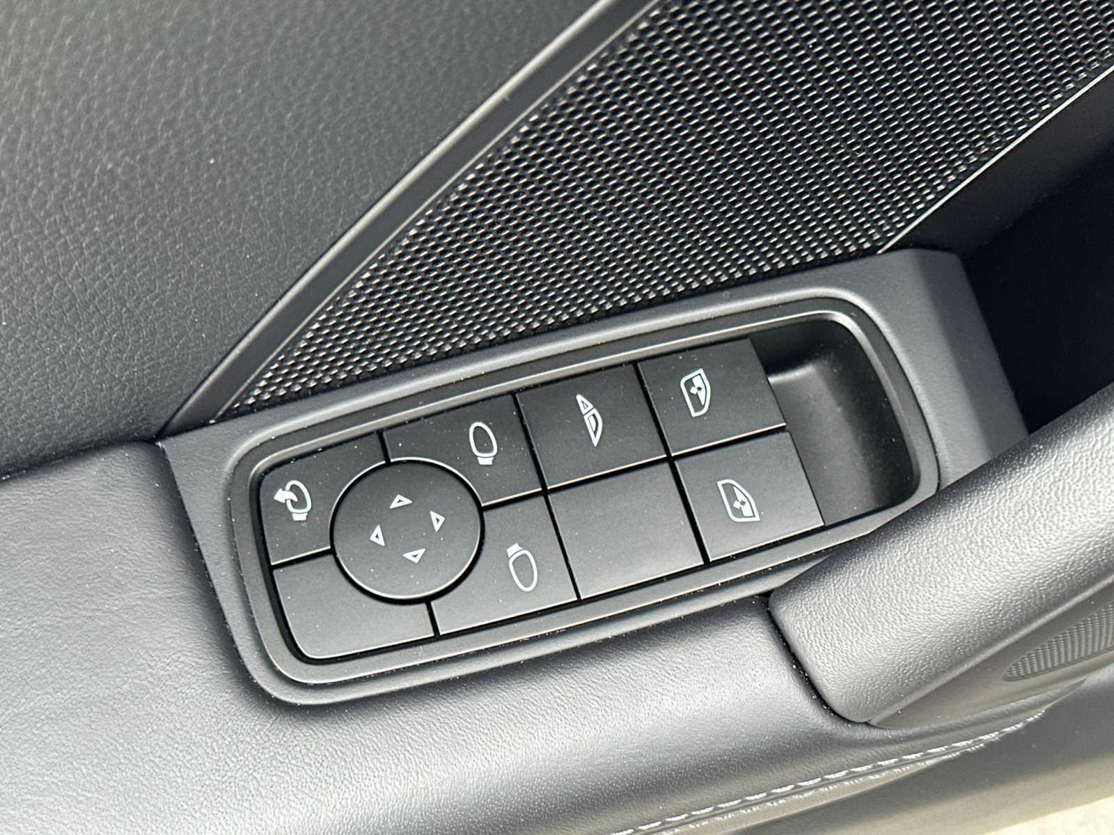 Thumbnail: 2023 Porsche 911 - 15