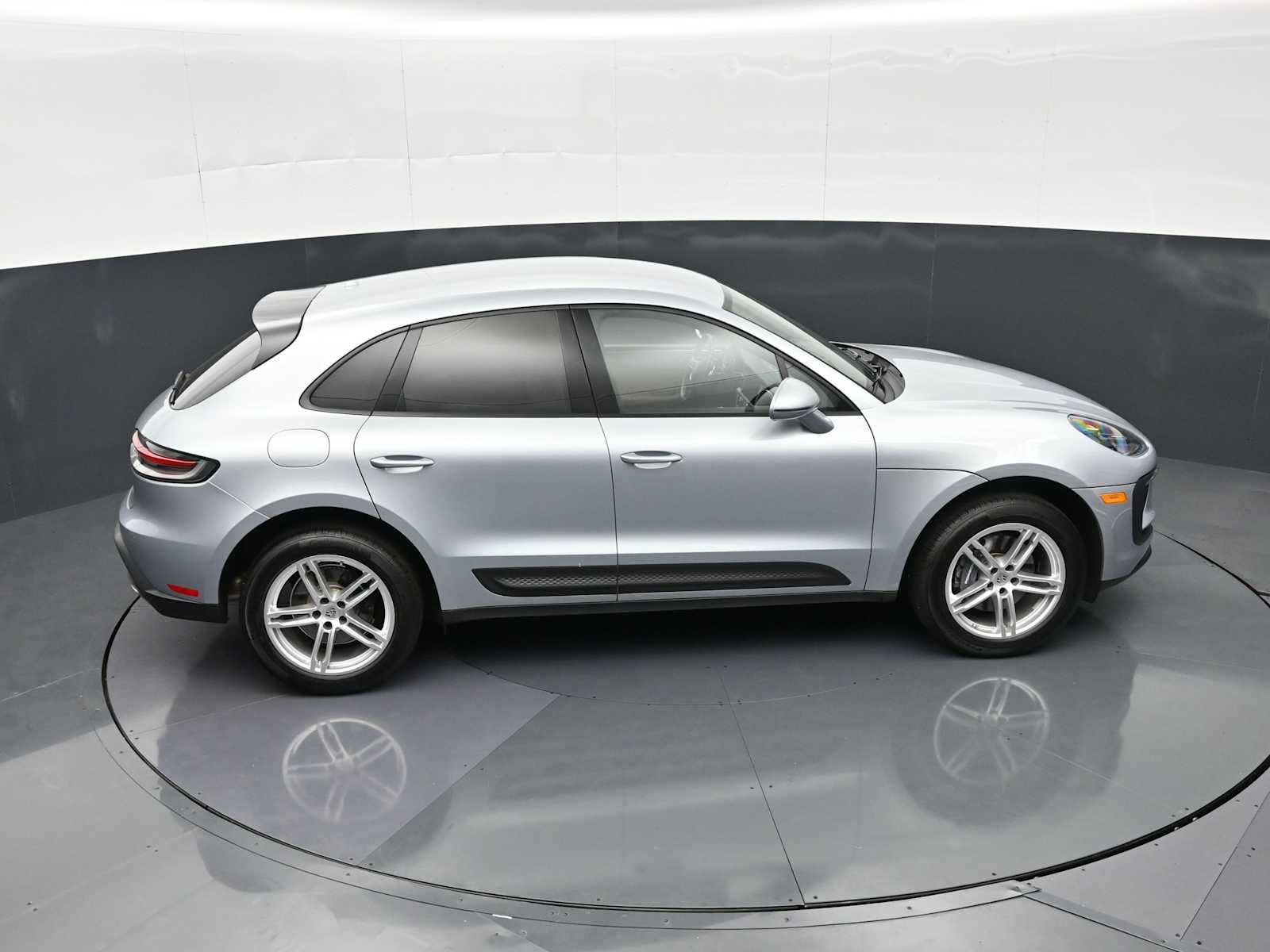 2025 Porsche Macan Base - Photo 33