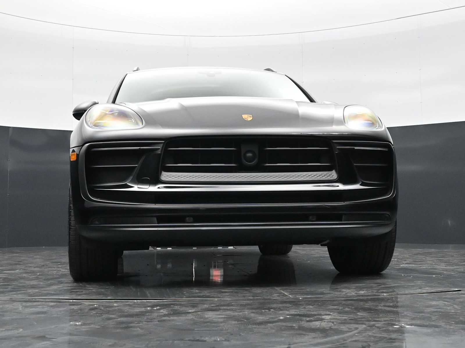 Thumbnail: 2025 Porsche Macan - 47