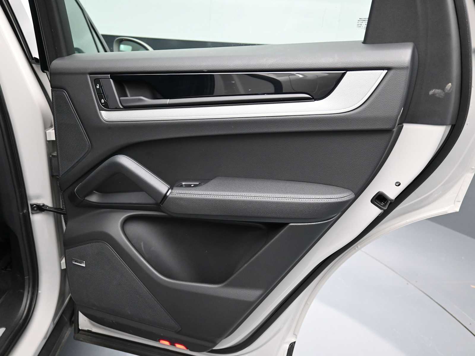 Thumbnail: 2025 Porsche Cayenne - 18