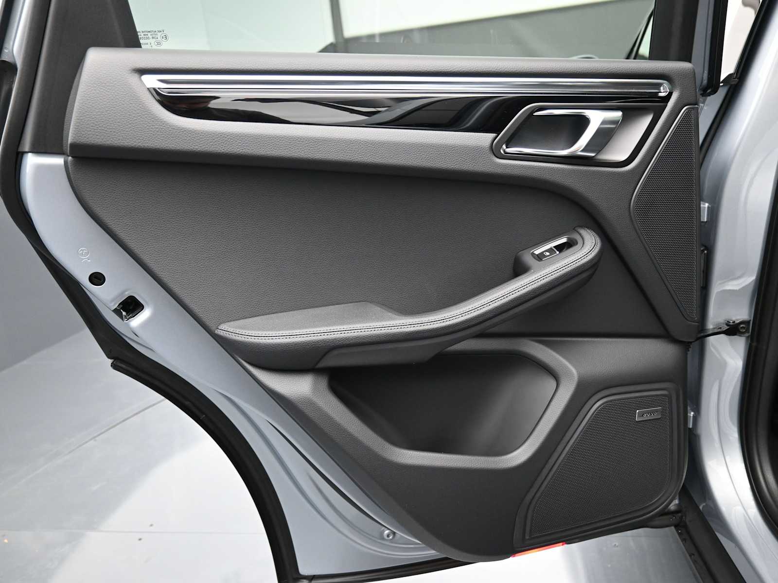 Thumbnail: 2026 Porsche Macan - 18