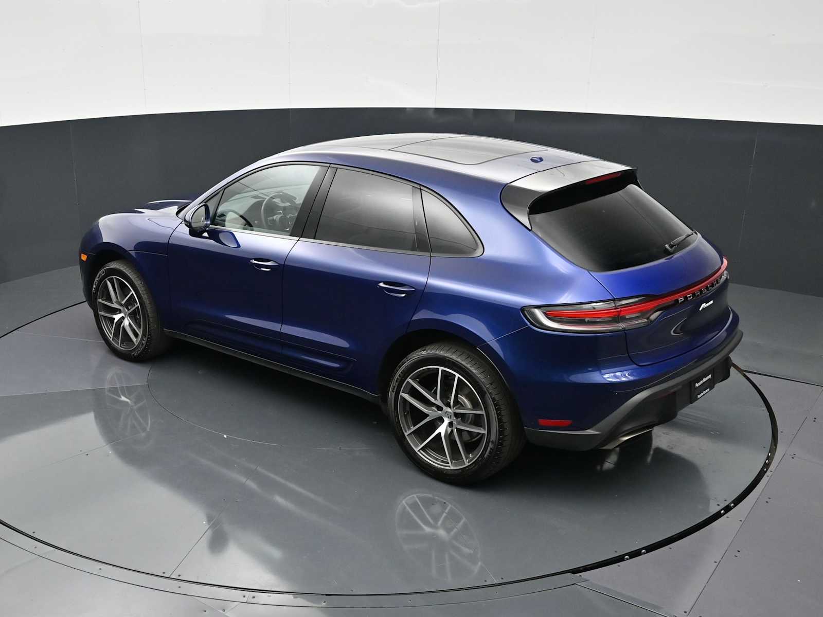 Thumbnail: 2026 Porsche Macan - 27