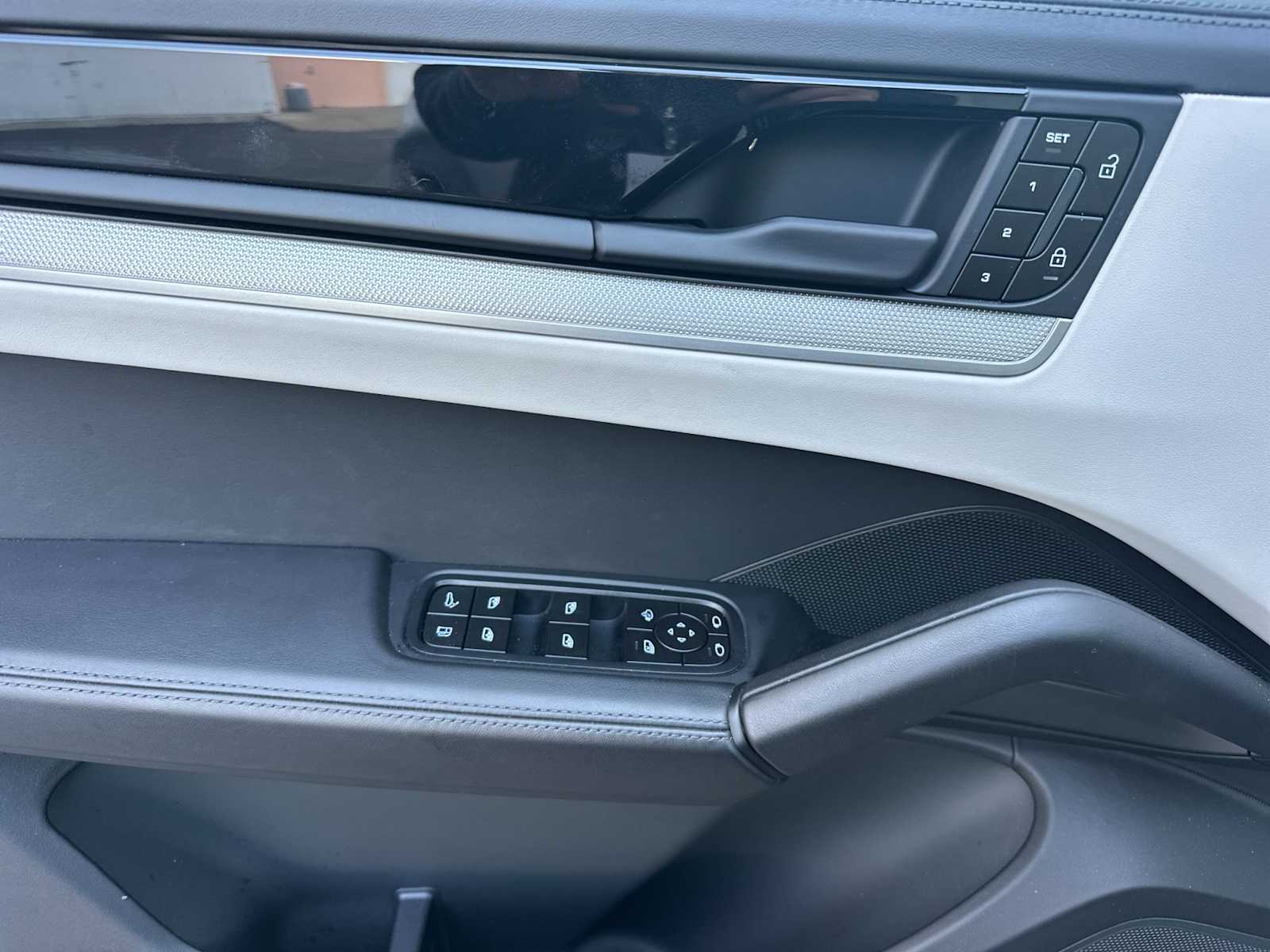 Thumbnail: 2024 Porsche Cayenne - 11