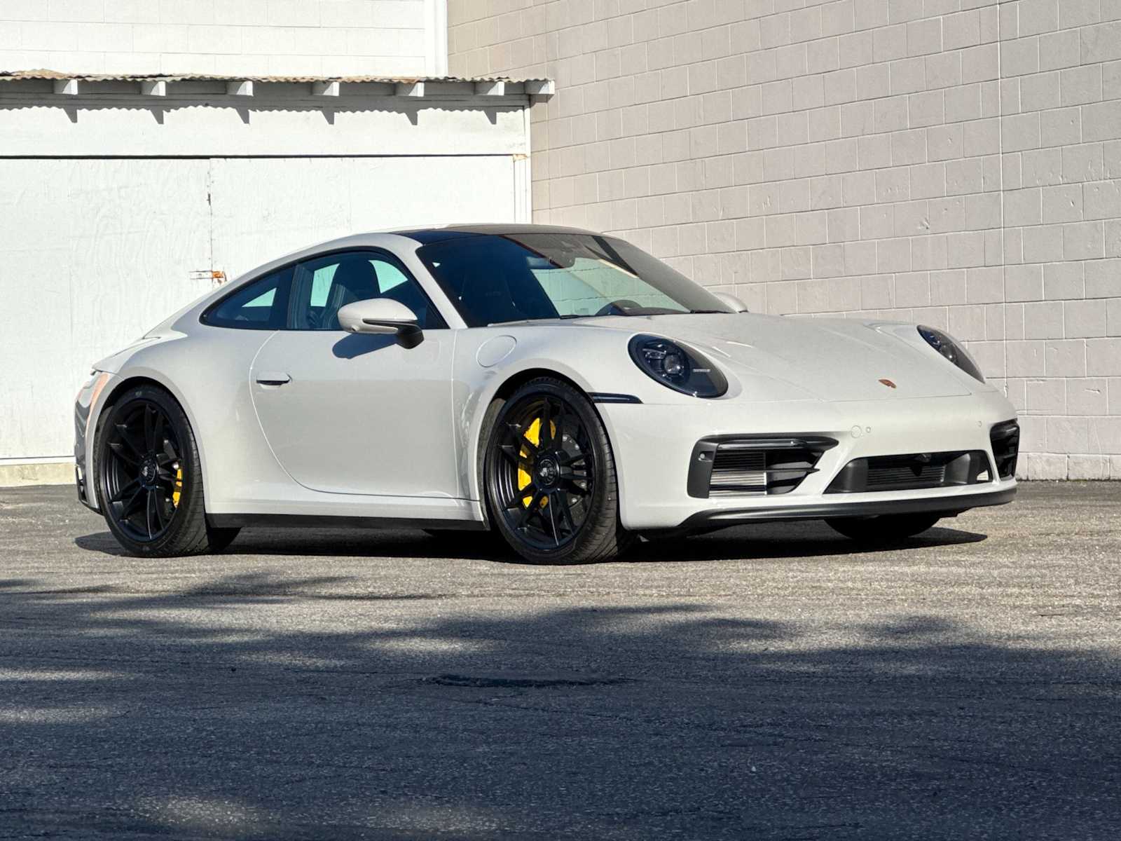 Thumbnail: 2023 Porsche 911 - 10