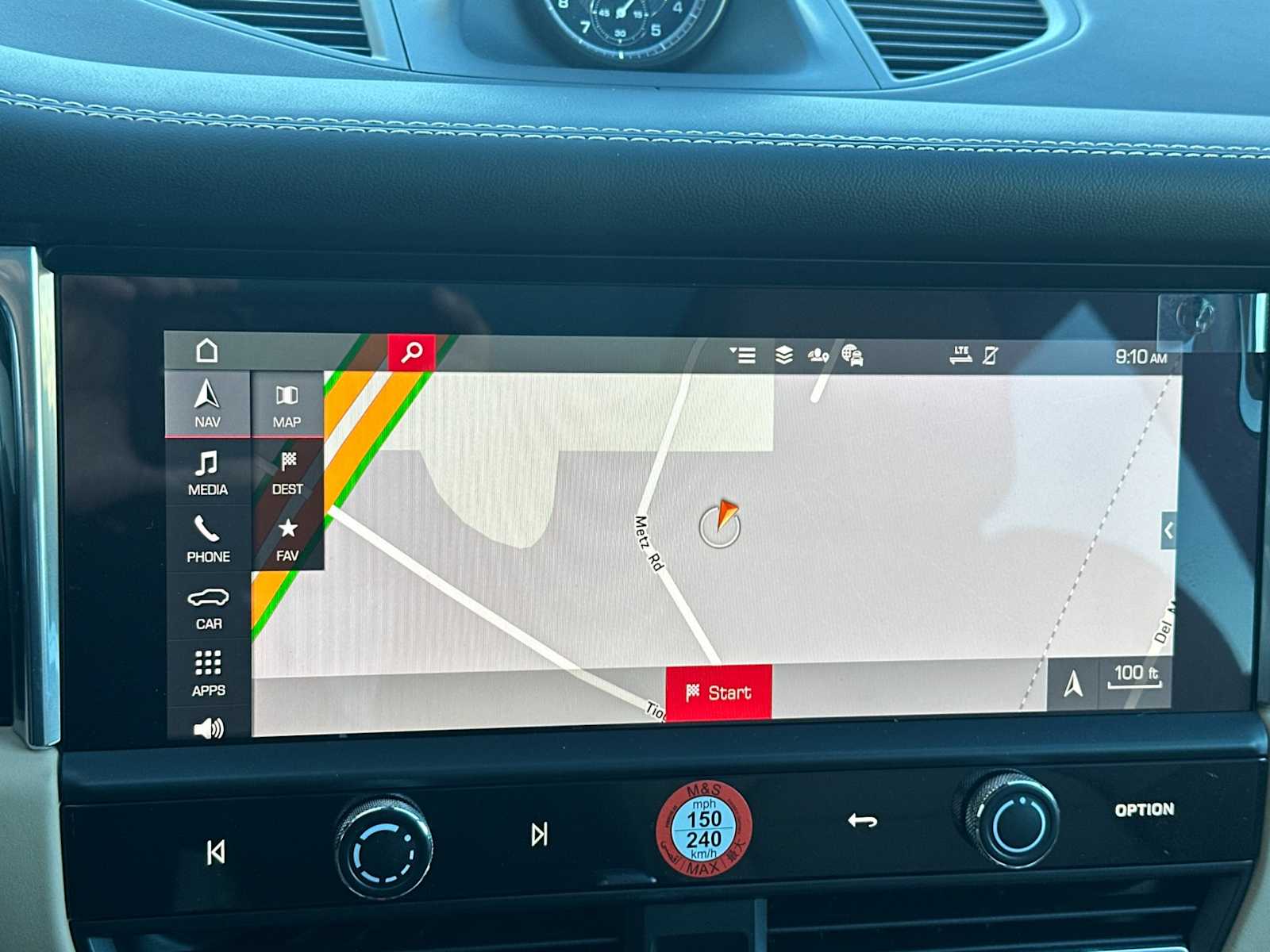 Thumbnail: 2026 Porsche Macan - 21