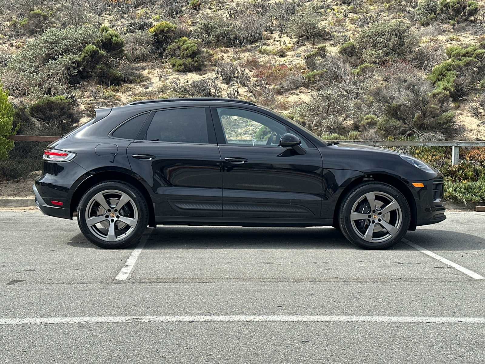 Thumbnail: 2026 Porsche Macan - 9