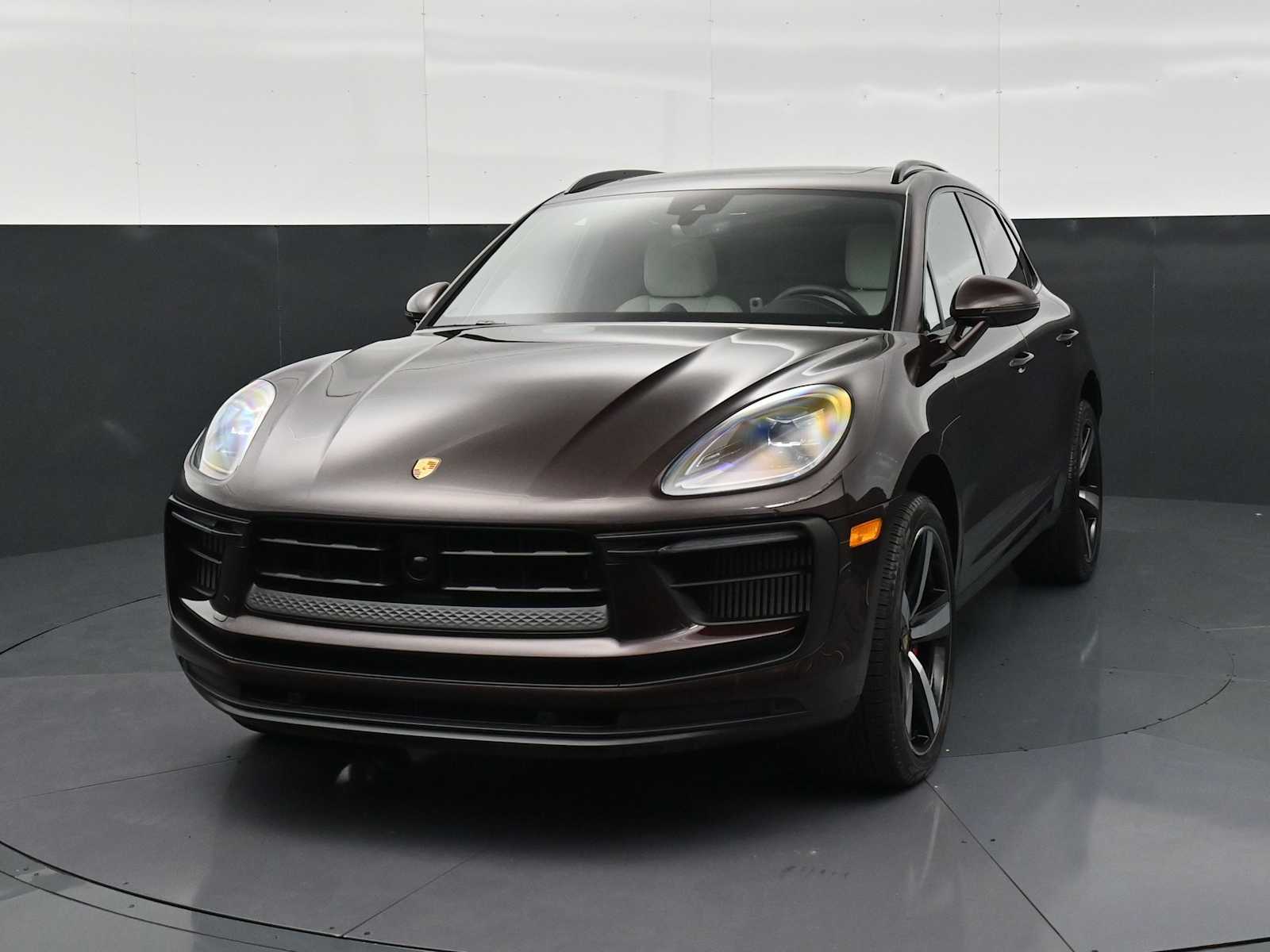 Thumbnail: 2026 Porsche Macan - 29