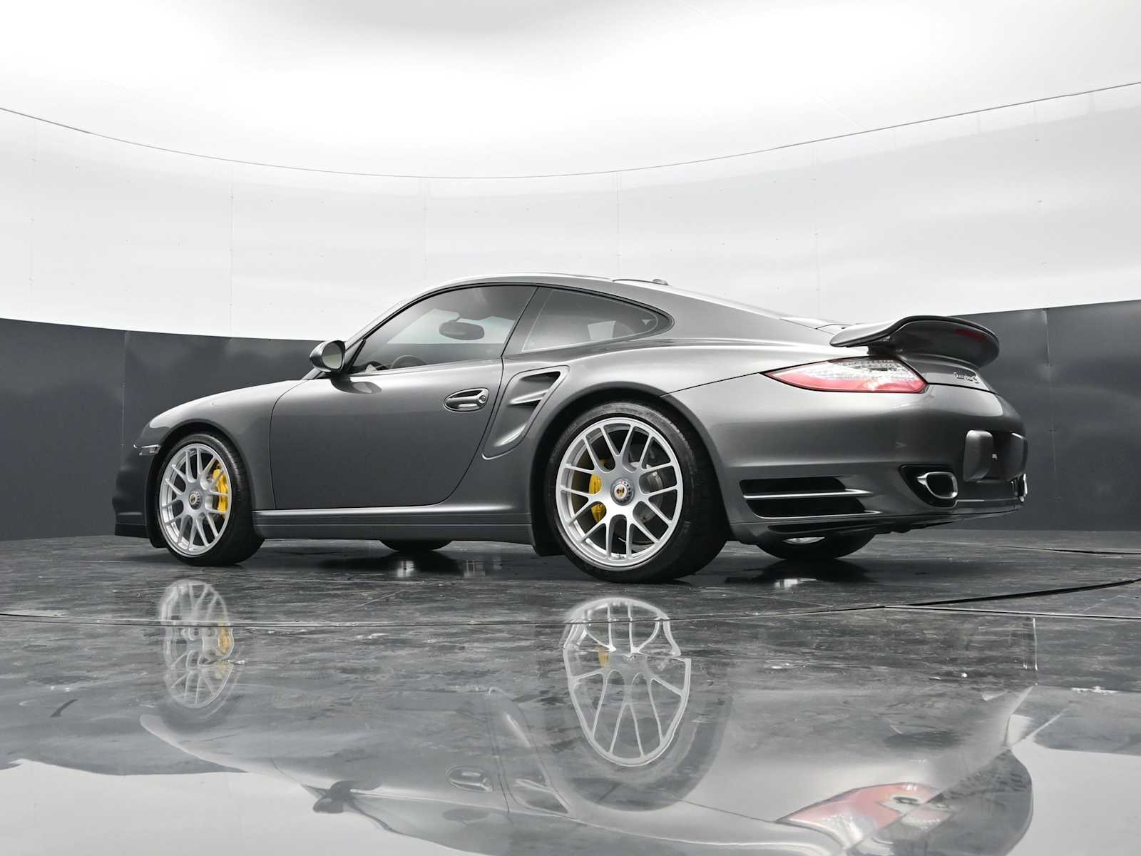 Thumbnail: 2013 Porsche 911 - 40