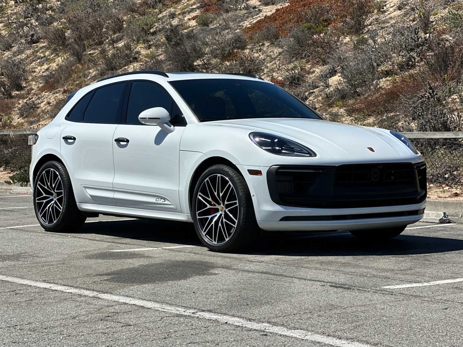 Thumbnail: 2024 Porsche Macan - 10