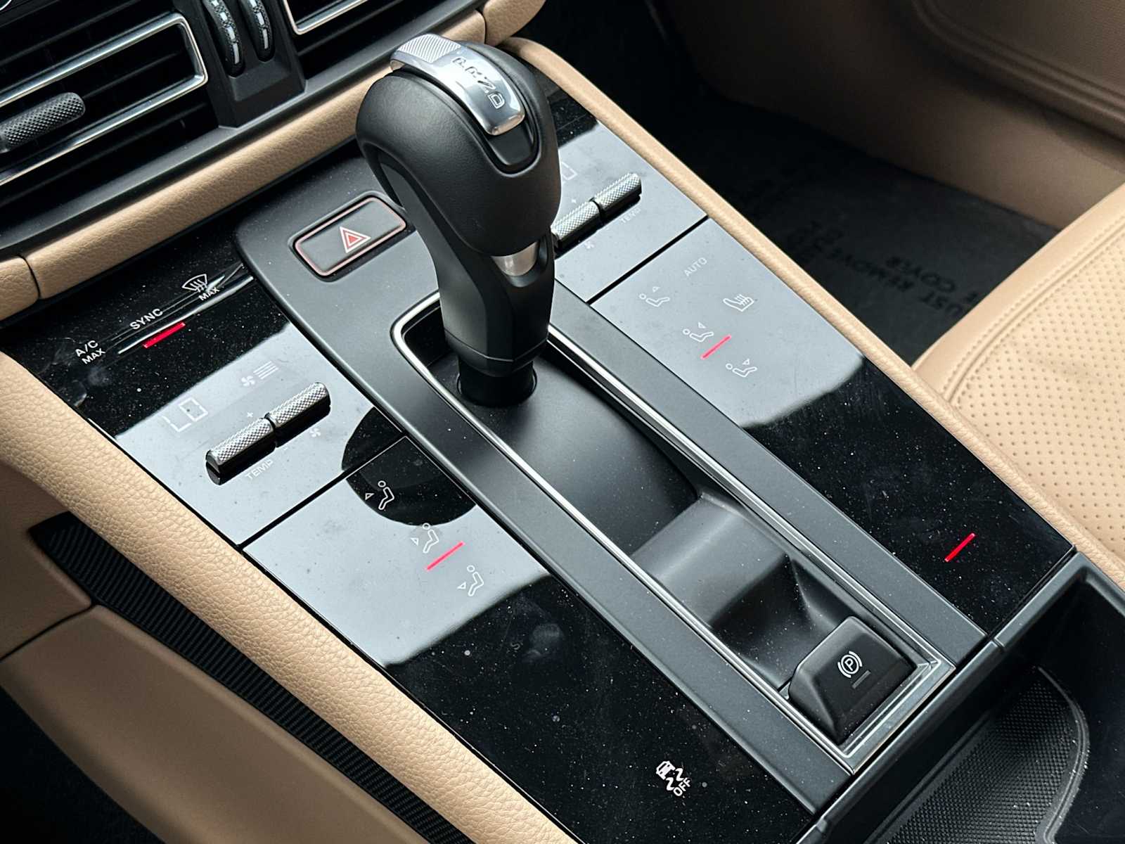 Thumbnail: 2025 Porsche Macan - 22