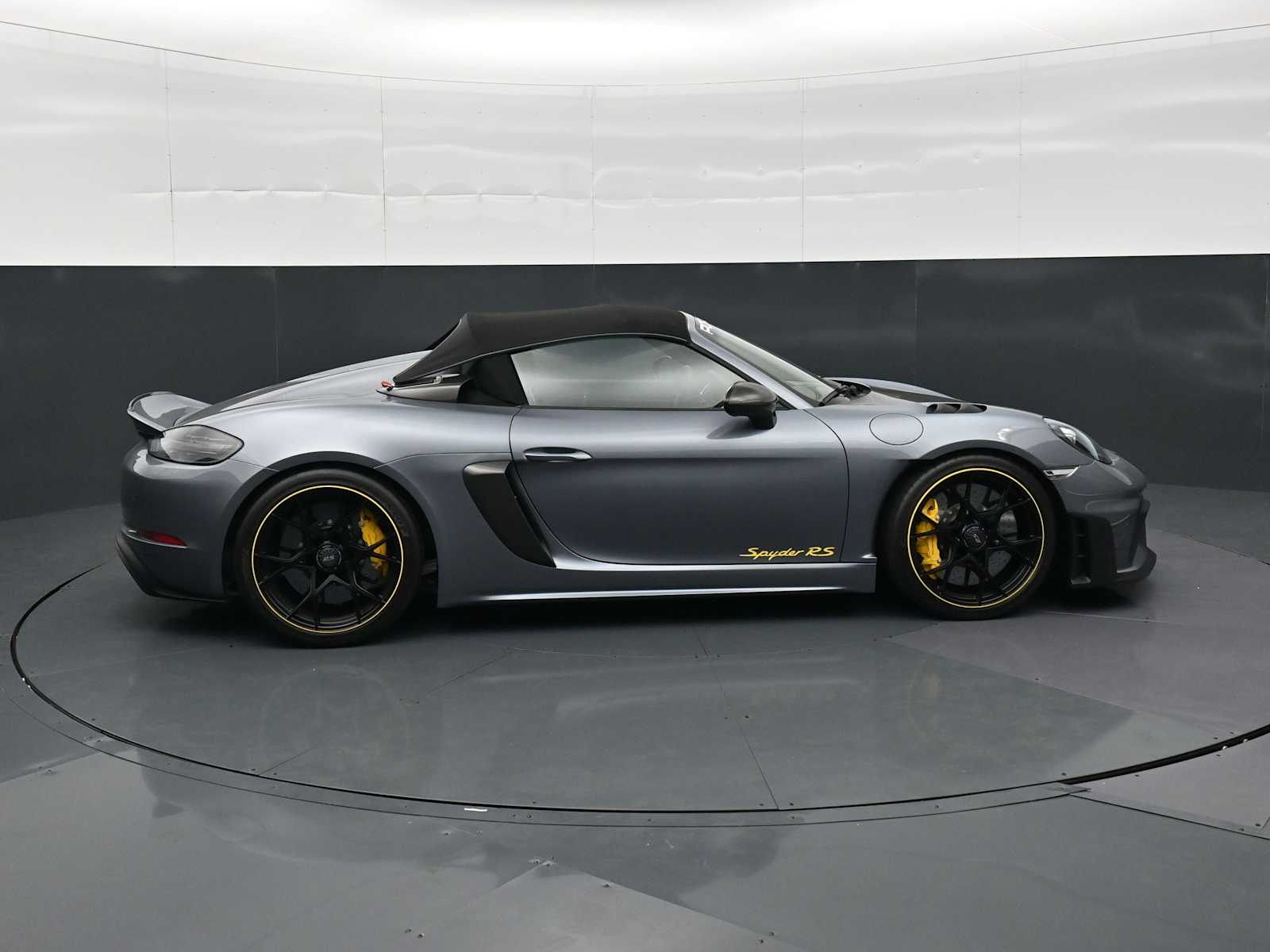 Thumbnail: 2025 Porsche  - 25