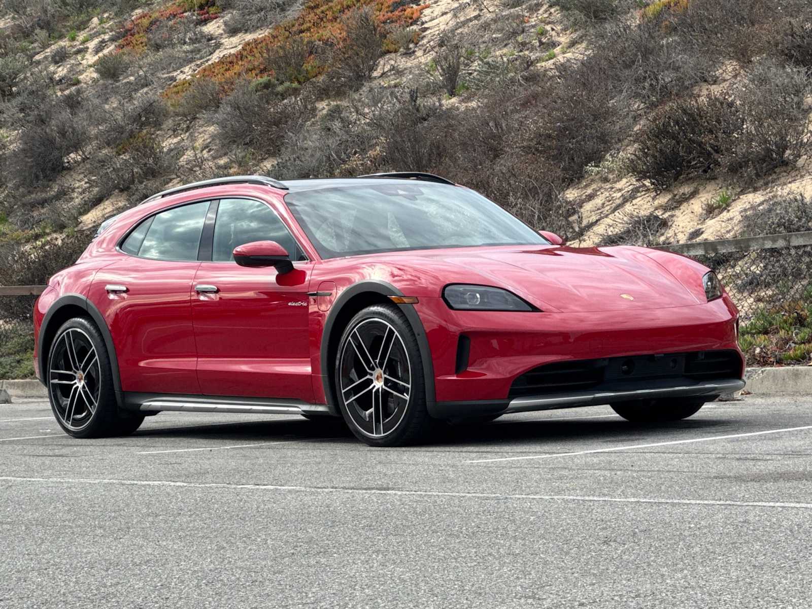 Thumbnail: 2025 Porsche Taycan - 10