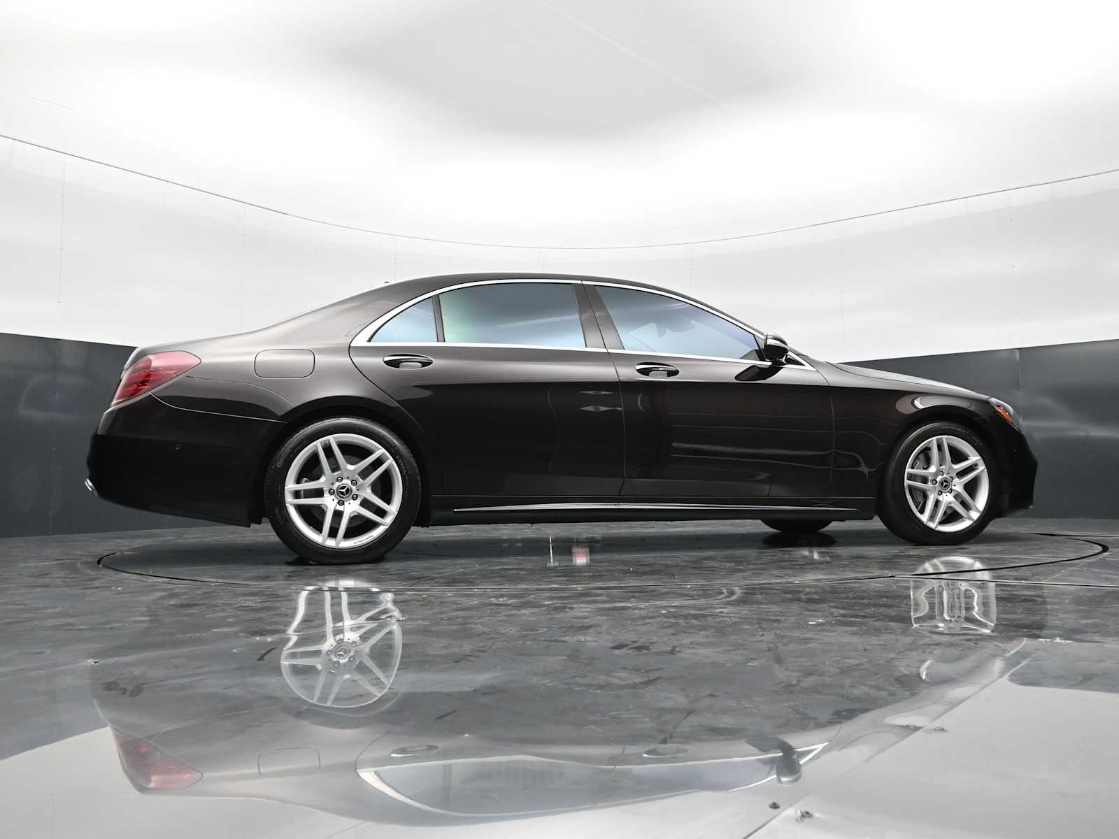 Thumbnail: 2018 Mercedes-Benz S-Class - 47