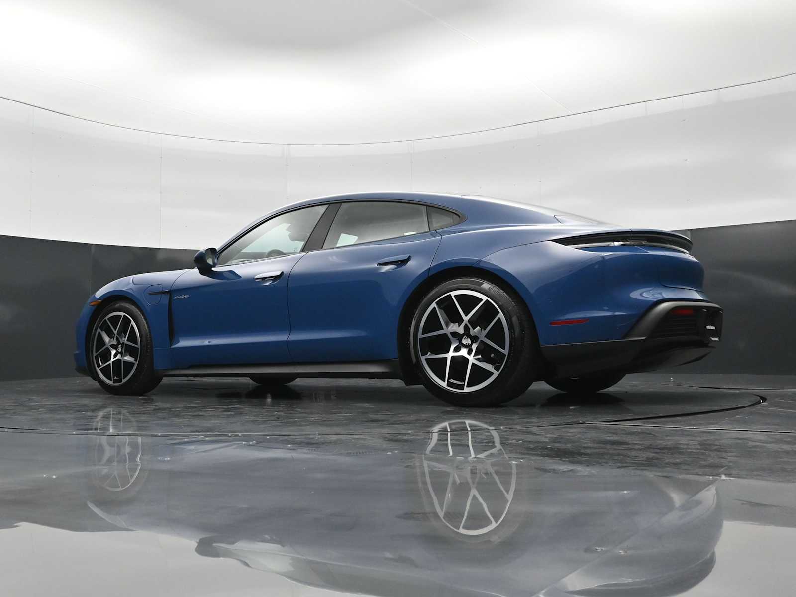 Thumbnail: 2026 Porsche Taycan - 39