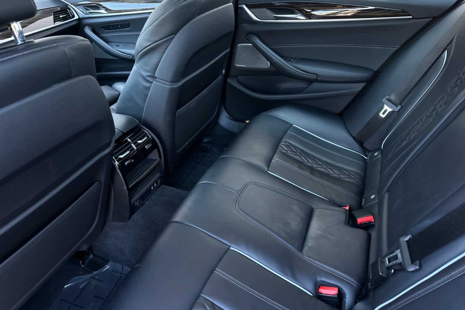 Thumbnail: 2022 BMW 5 Series - 4