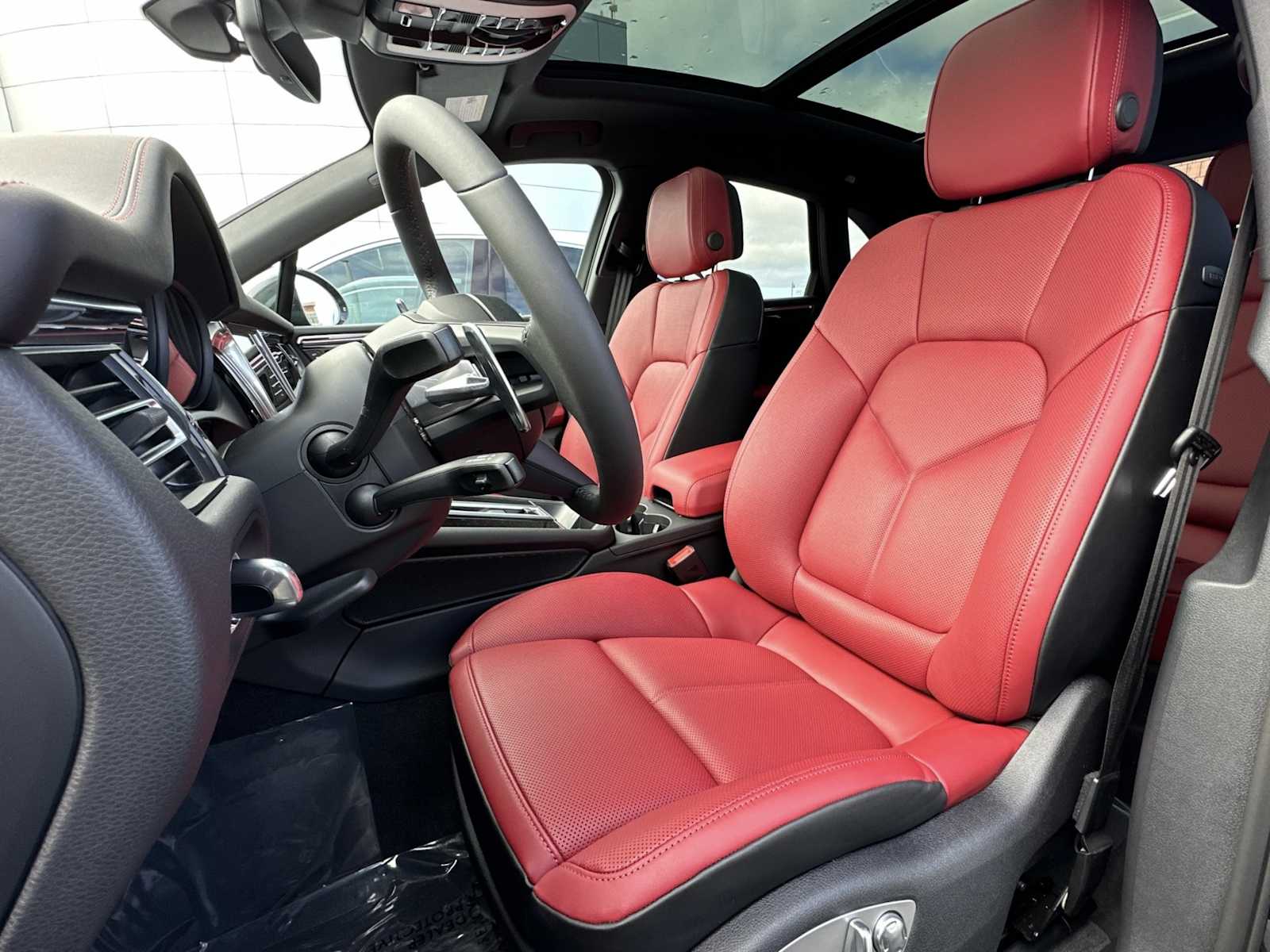 Thumbnail: 2024 Porsche Macan - 5
