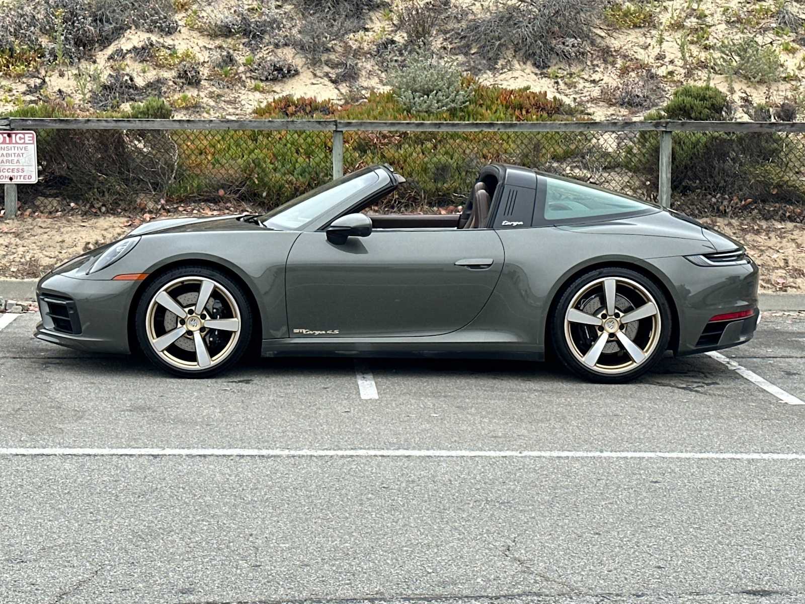 Thumbnail: 2022 Porsche 911 - 2
