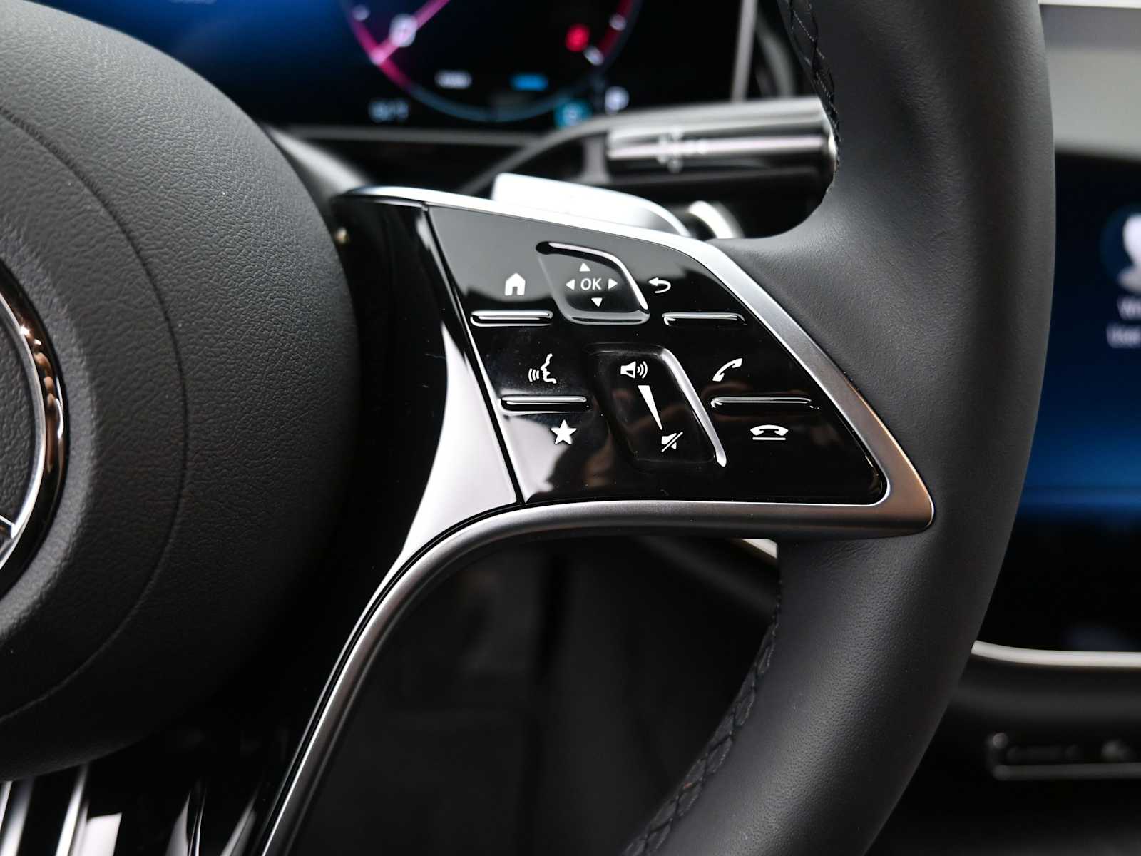 Thumbnail: 2025 Mercedes-Benz E-Class - 10