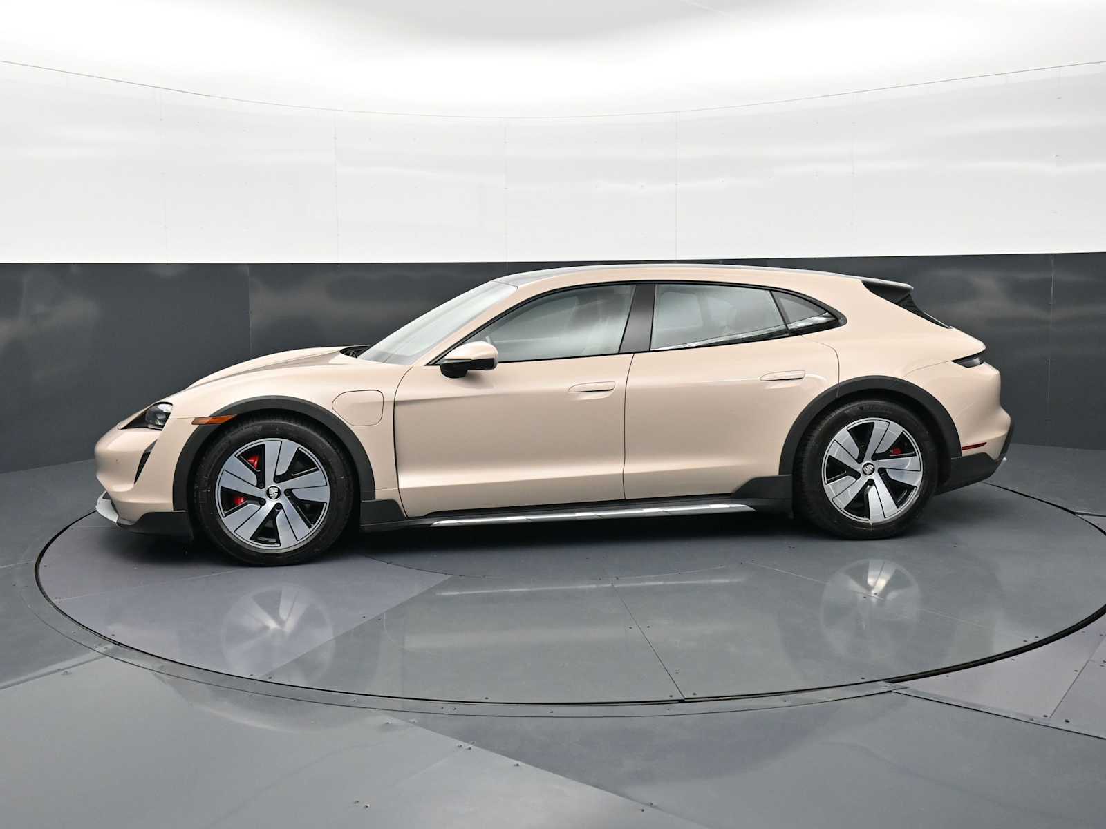 Thumbnail: 2023 Porsche Taycan - 2