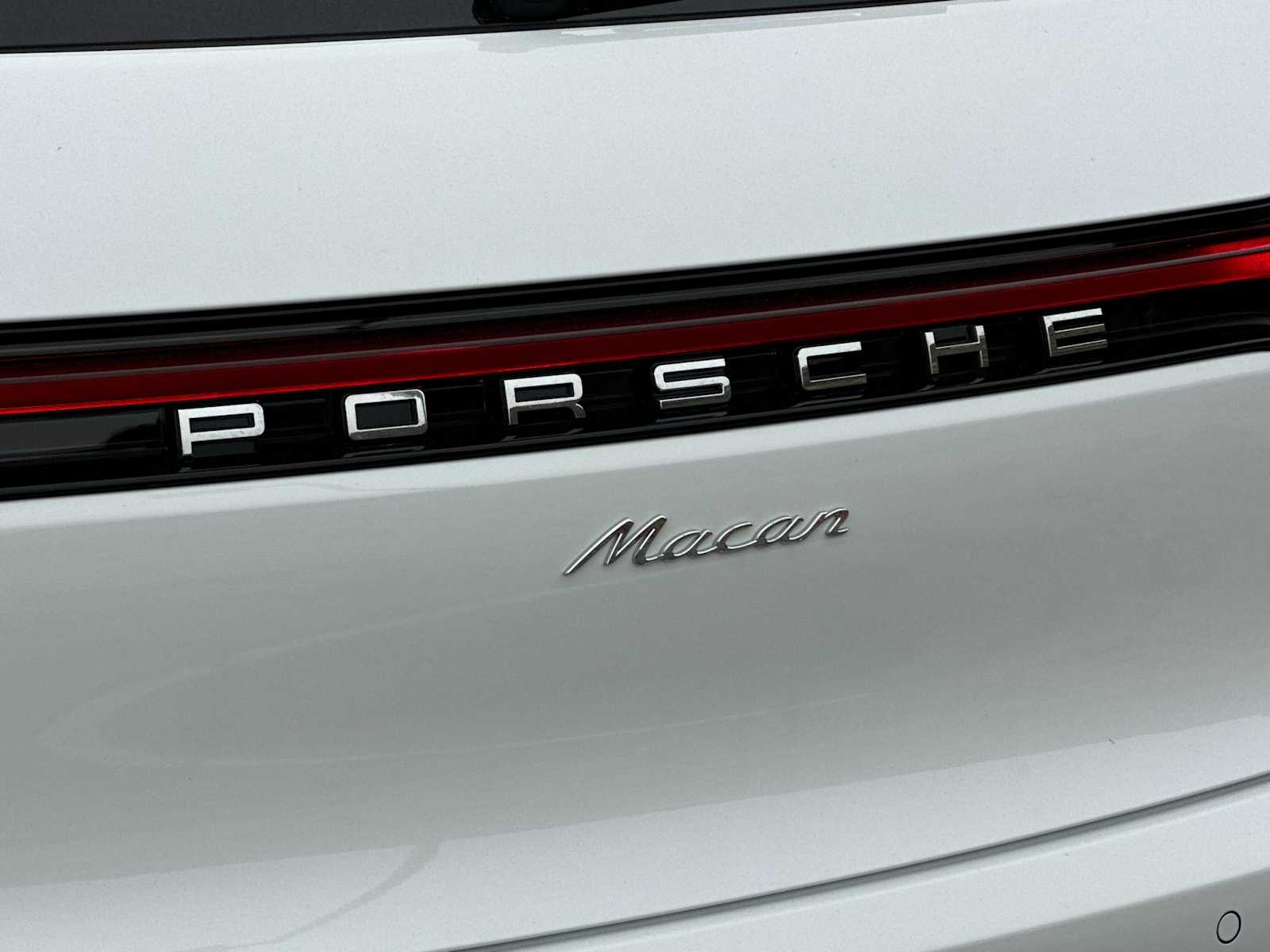 Thumbnail: 2025 Porsche Macan - 24