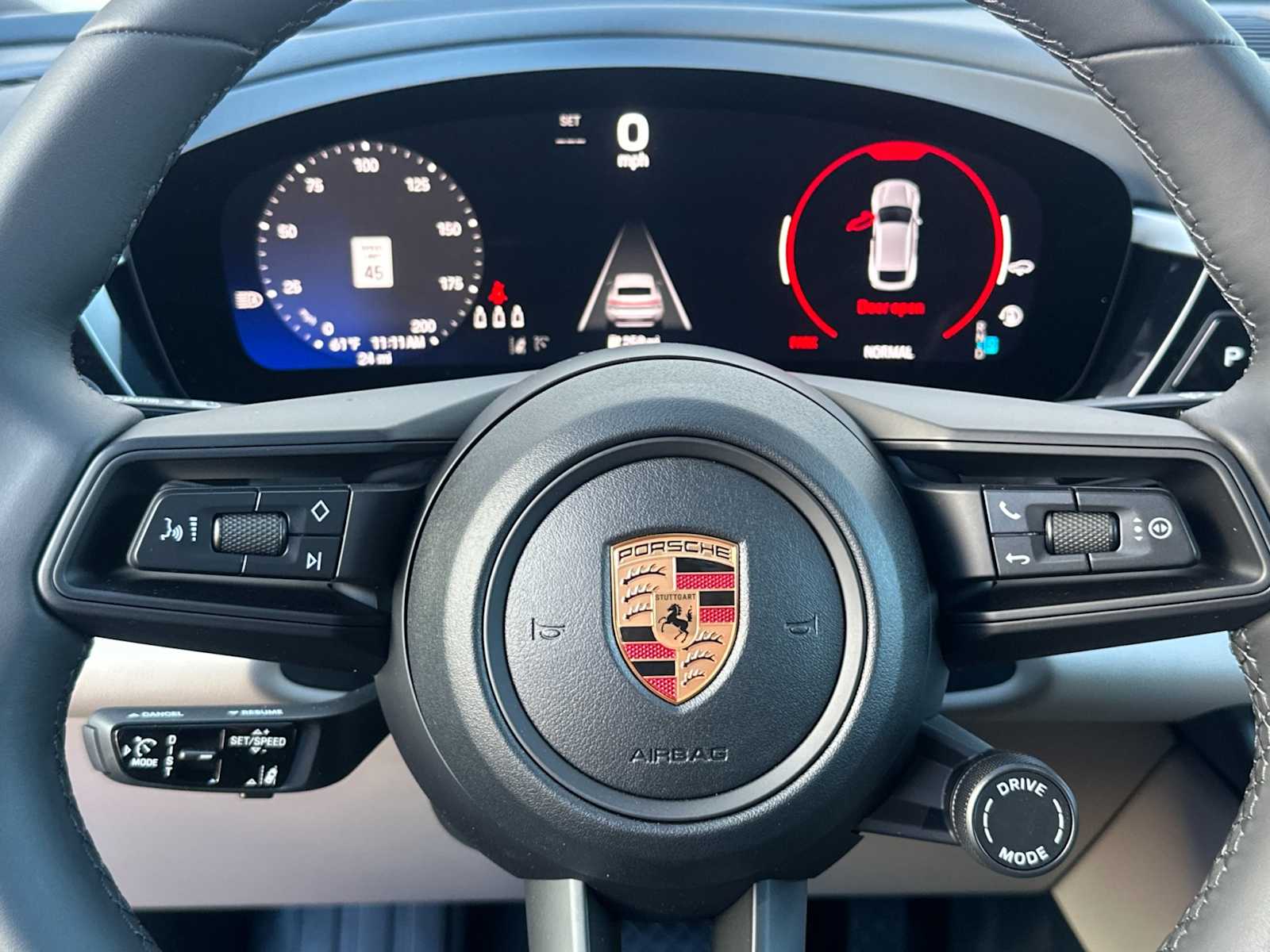 Thumbnail: 2025 Porsche Macan - 25