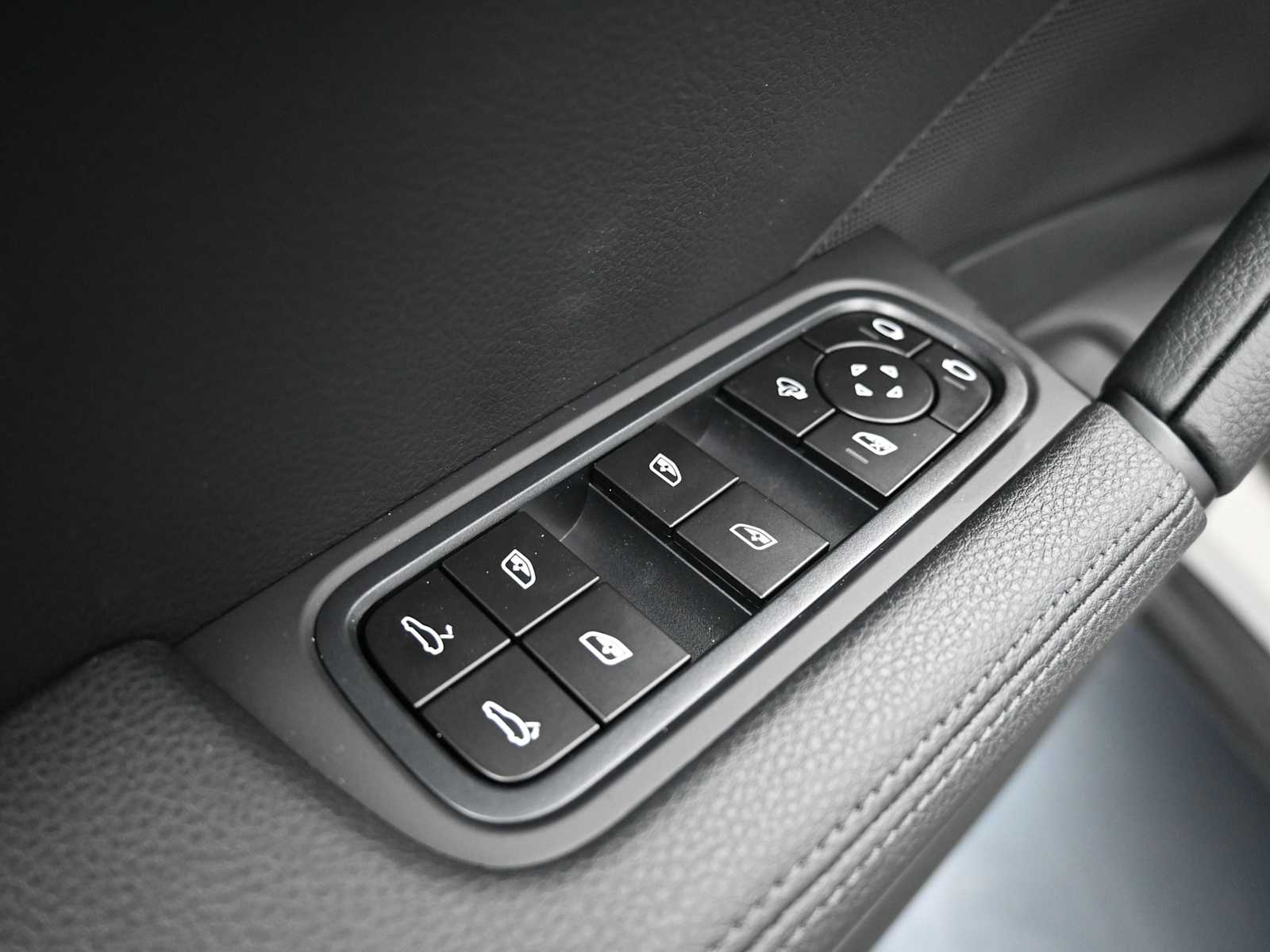 Thumbnail: 2026 Porsche Cayenne - 7