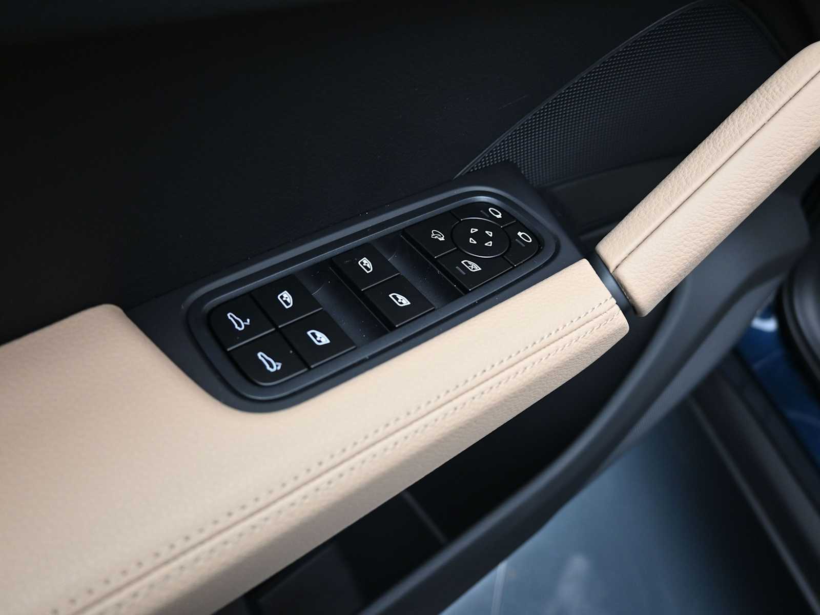 Thumbnail: 2026 Porsche Cayenne - 5