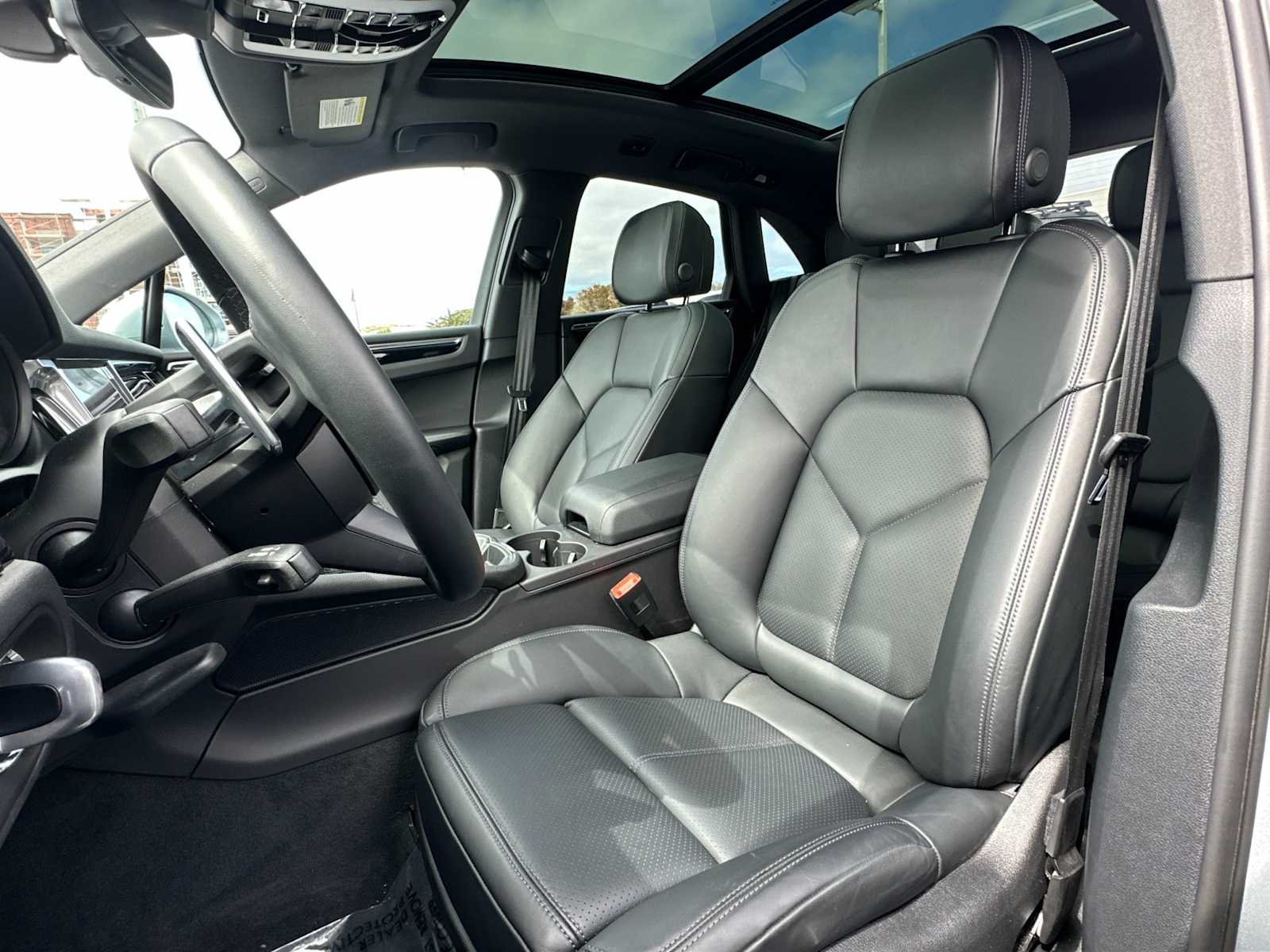 Thumbnail: 2024 Porsche Macan - 5