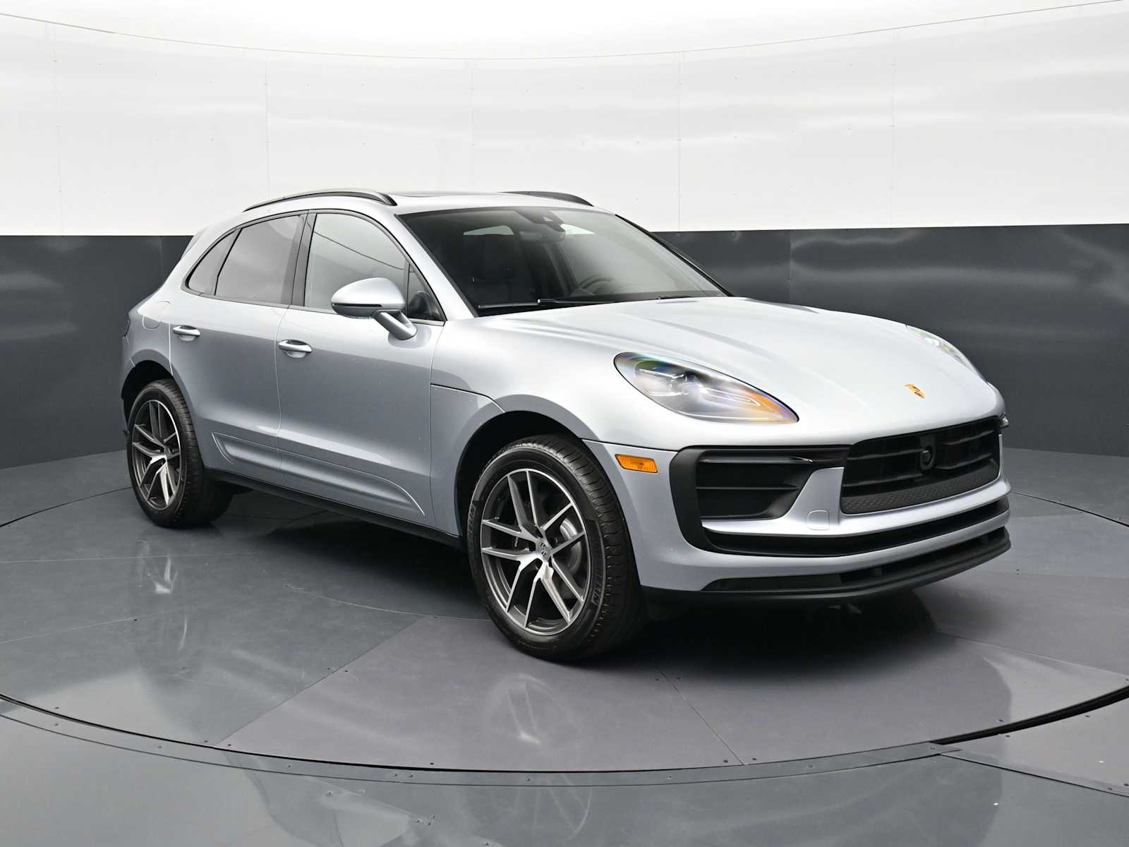 Thumbnail: 2026 Porsche Macan - 33