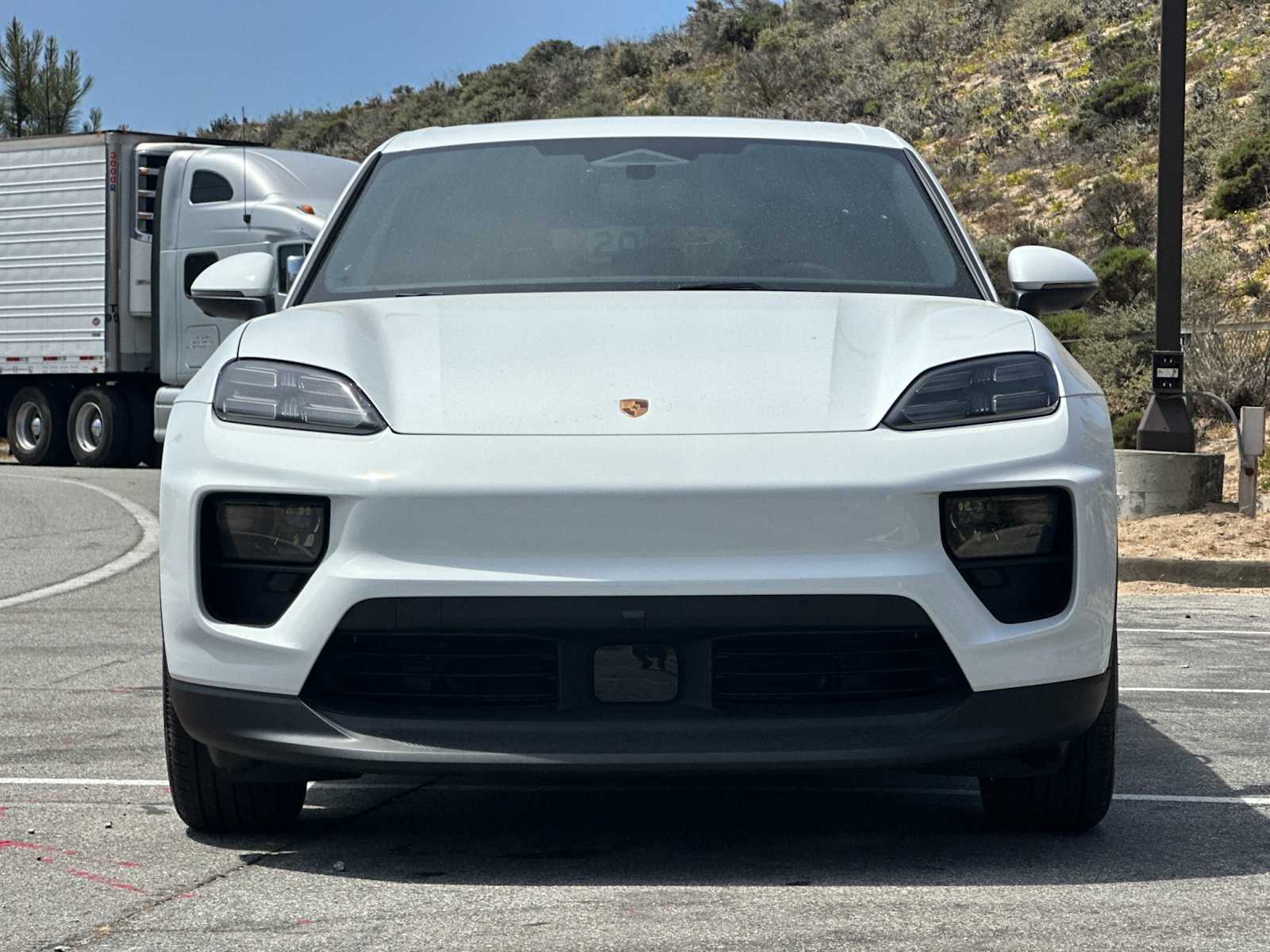 Thumbnail: 2025 Porsche Macan - 11