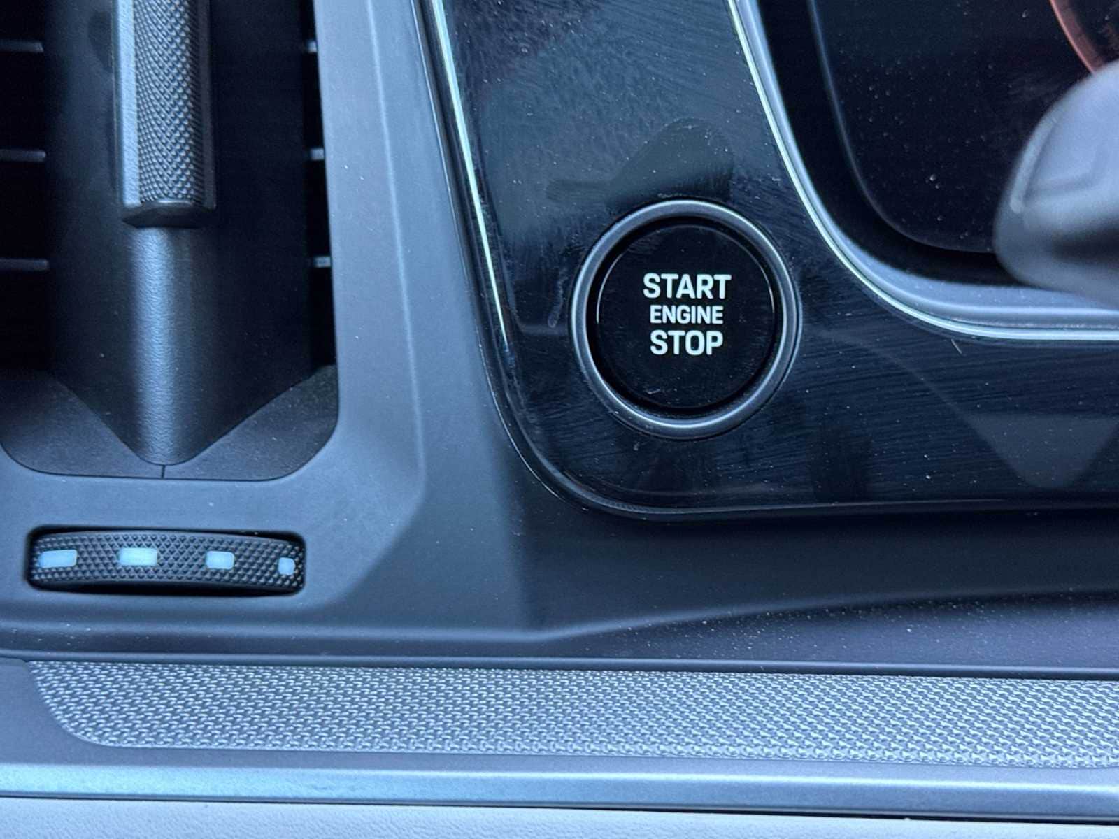 Thumbnail: 2024 Porsche Cayenne - 24