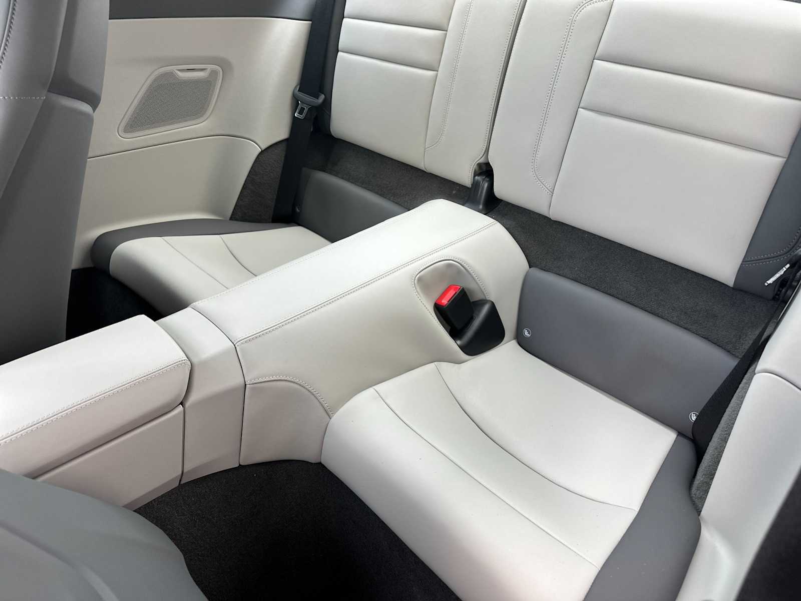 Thumbnail: 2026 Porsche 911 - 14