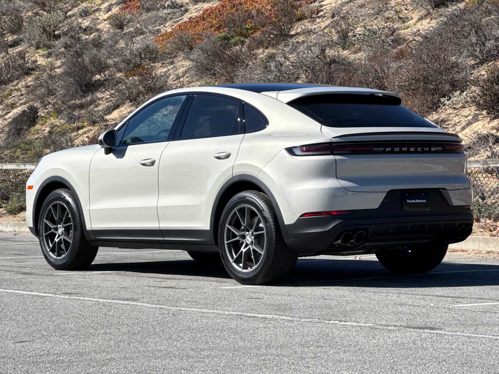 2025 Porsche Cayenne Coupe photo 3