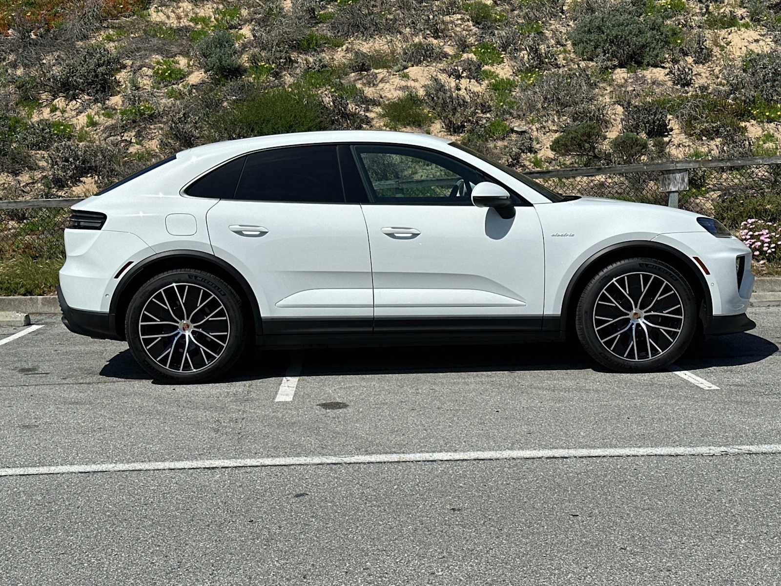 Thumbnail: 2025 Porsche Macan - 9