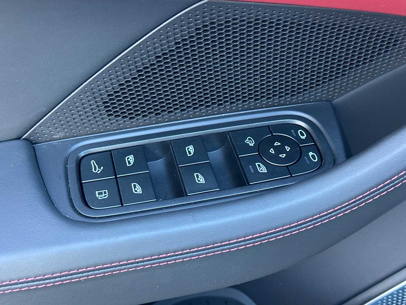 Thumbnail: 2025 Porsche Panamera - 13