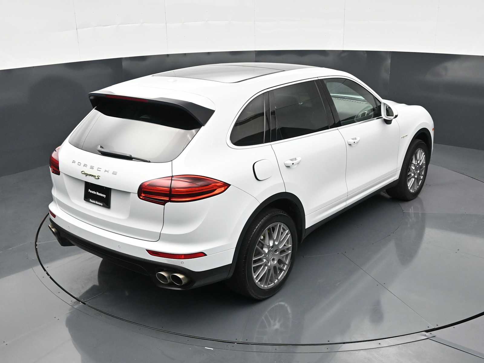 Thumbnail: 2015 Porsche Cayenne - 31