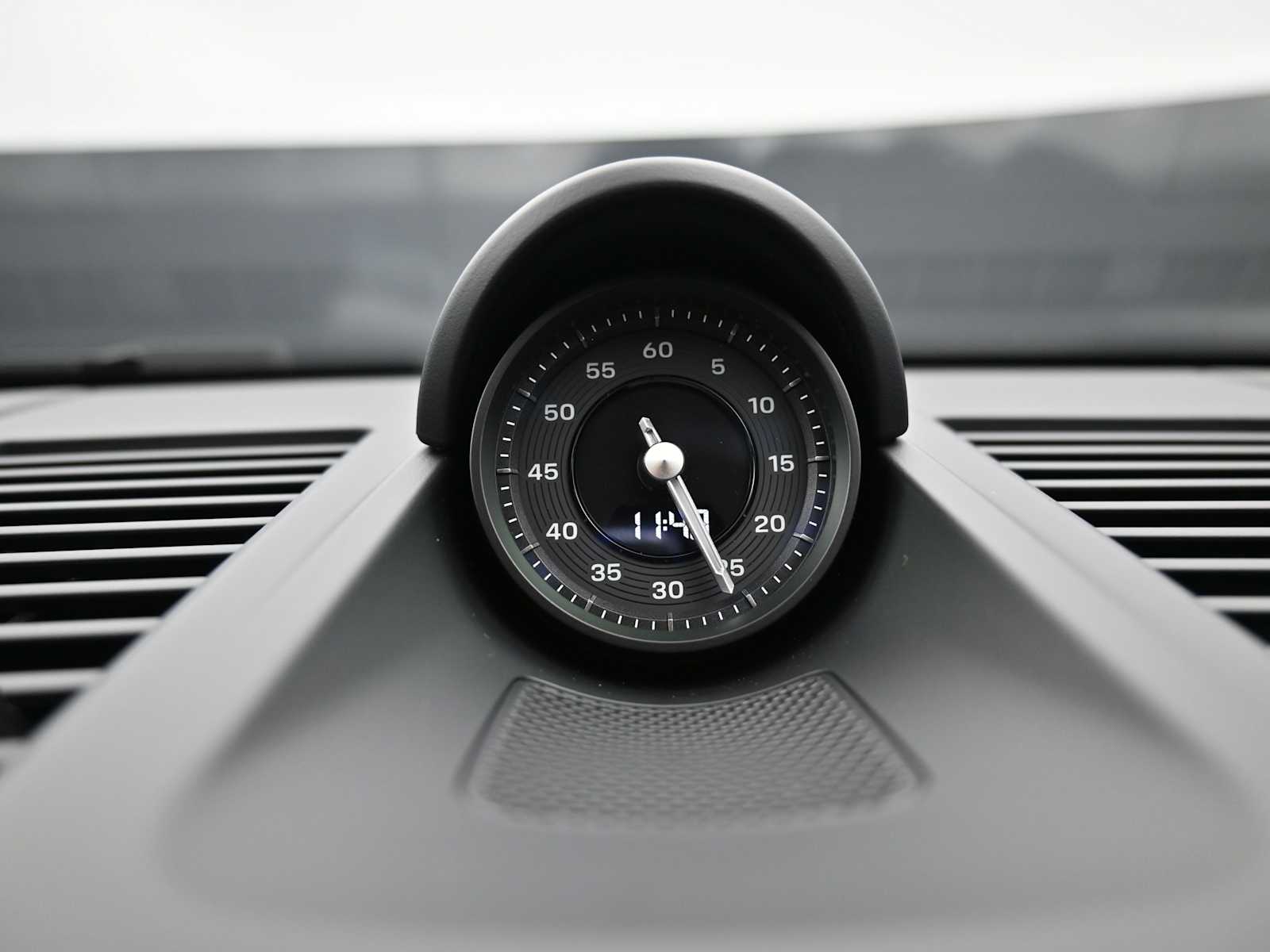 Thumbnail: 2026 Porsche 911 - 17