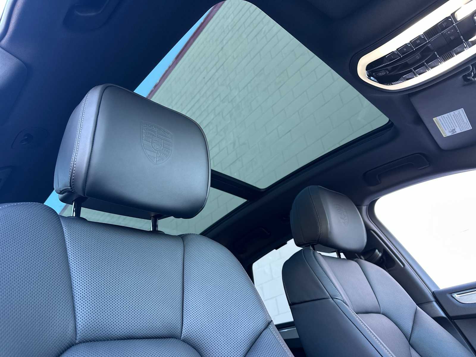 Thumbnail: 2026 Porsche Macan - 18