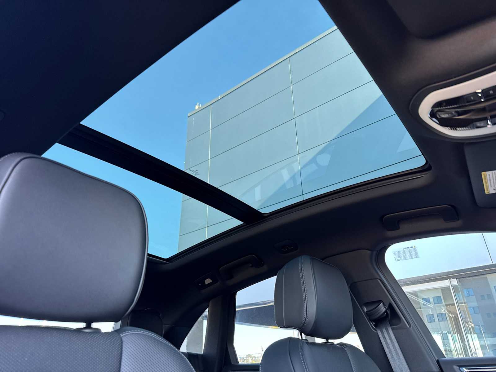 Thumbnail: 2026 Porsche Macan - 18