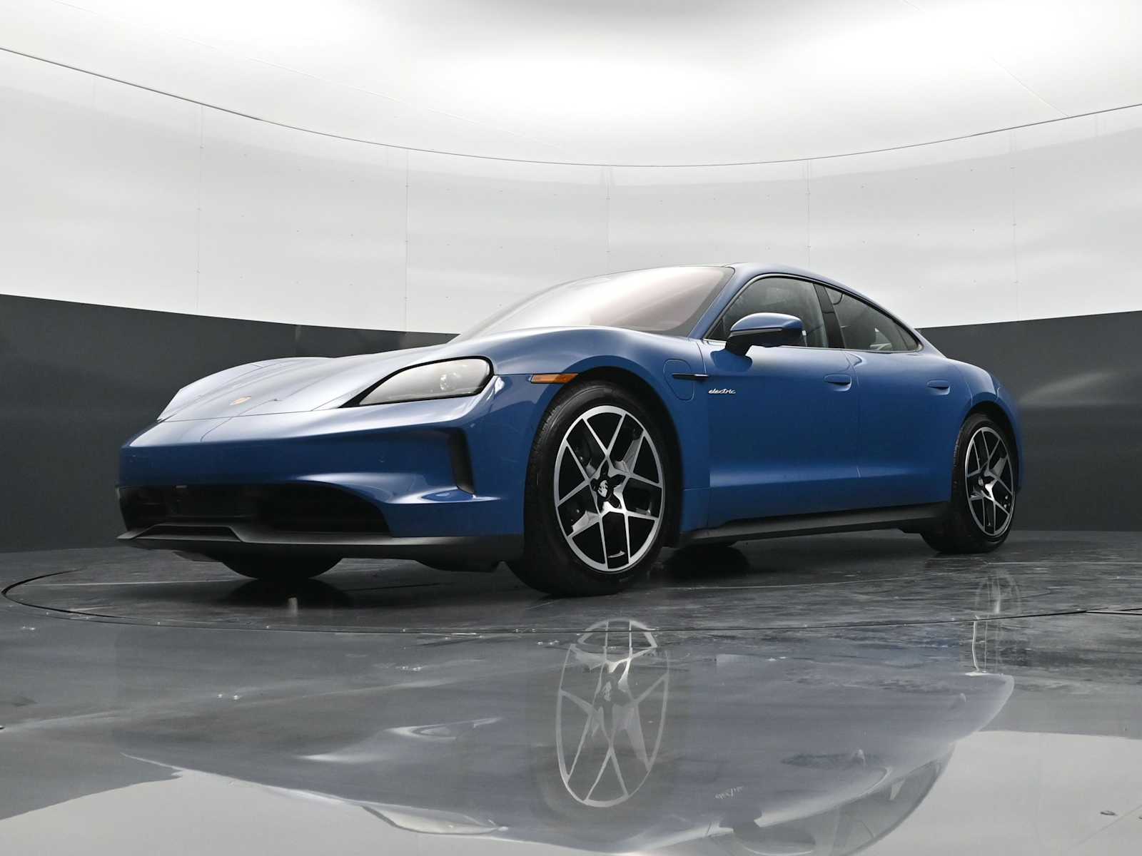 Thumbnail: 2026 Porsche Taycan - 38
