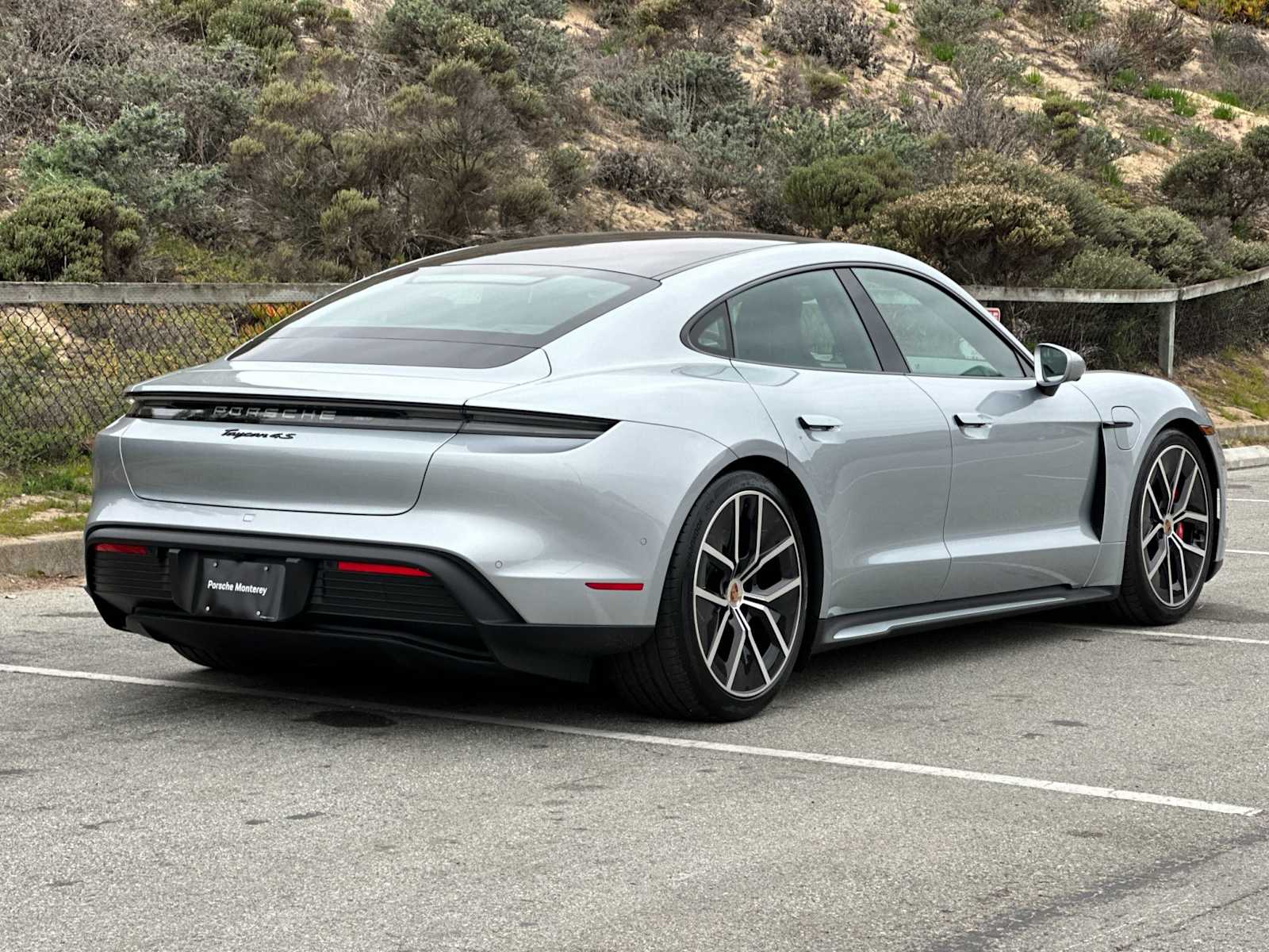 Thumbnail: 2025 Porsche Taycan - 7