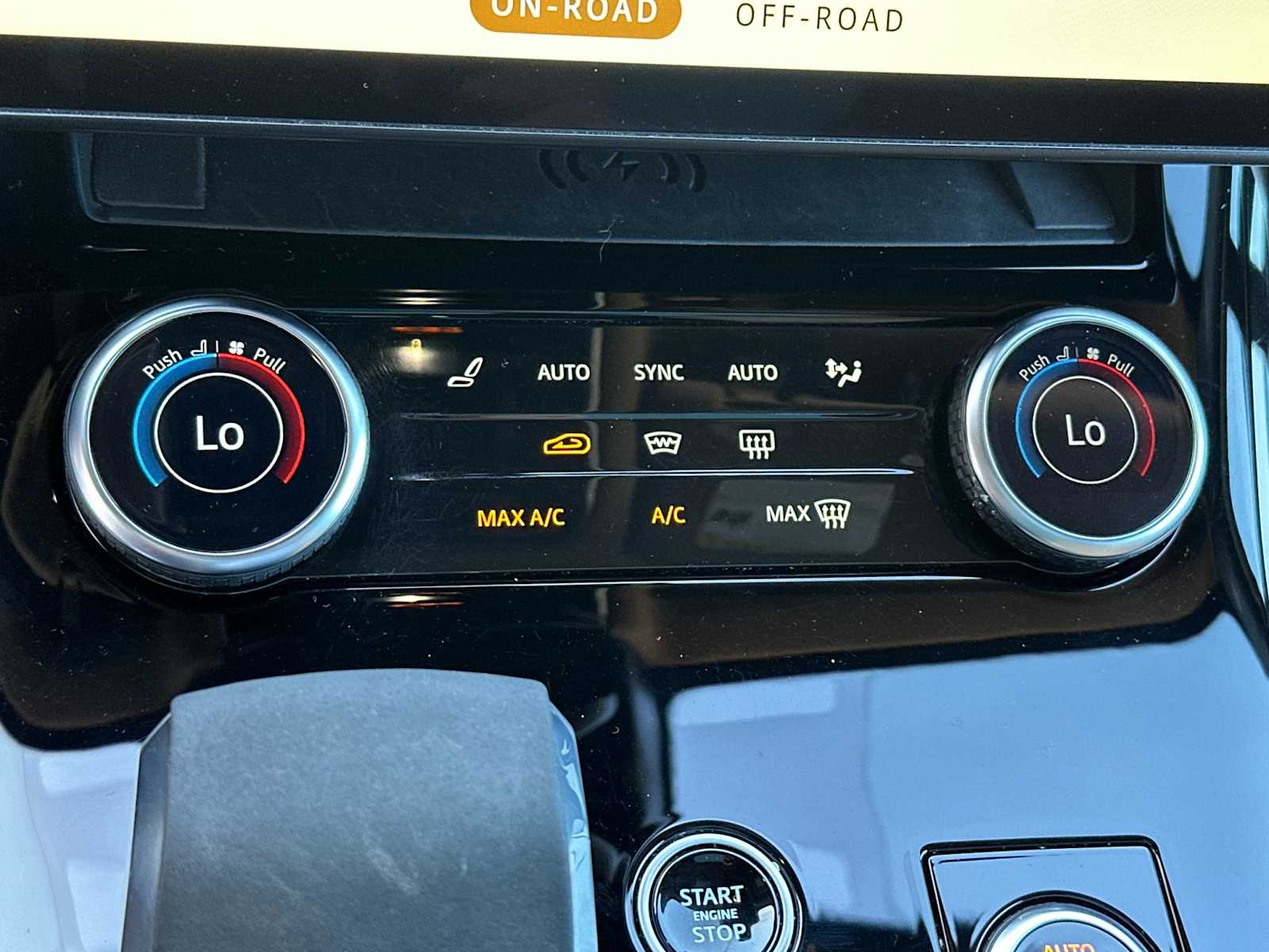 Thumbnail: 2023 Land Rover Range Rover Sport - 21