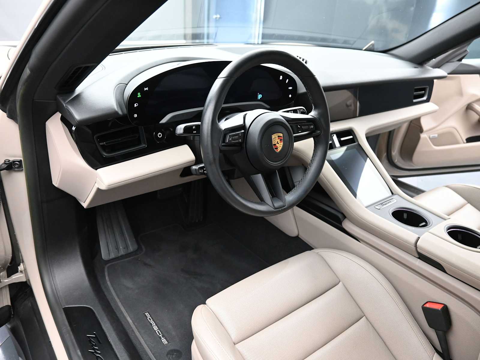 Thumbnail: 2023 Porsche Taycan - 5