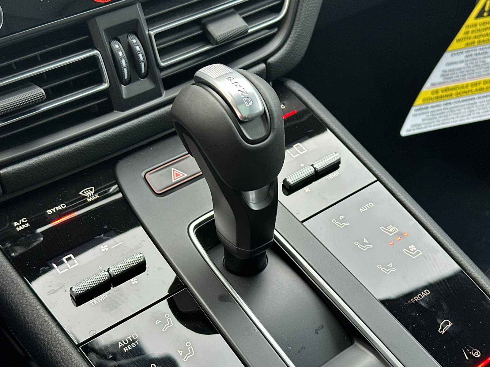 Thumbnail: 2026 Porsche Macan - 23