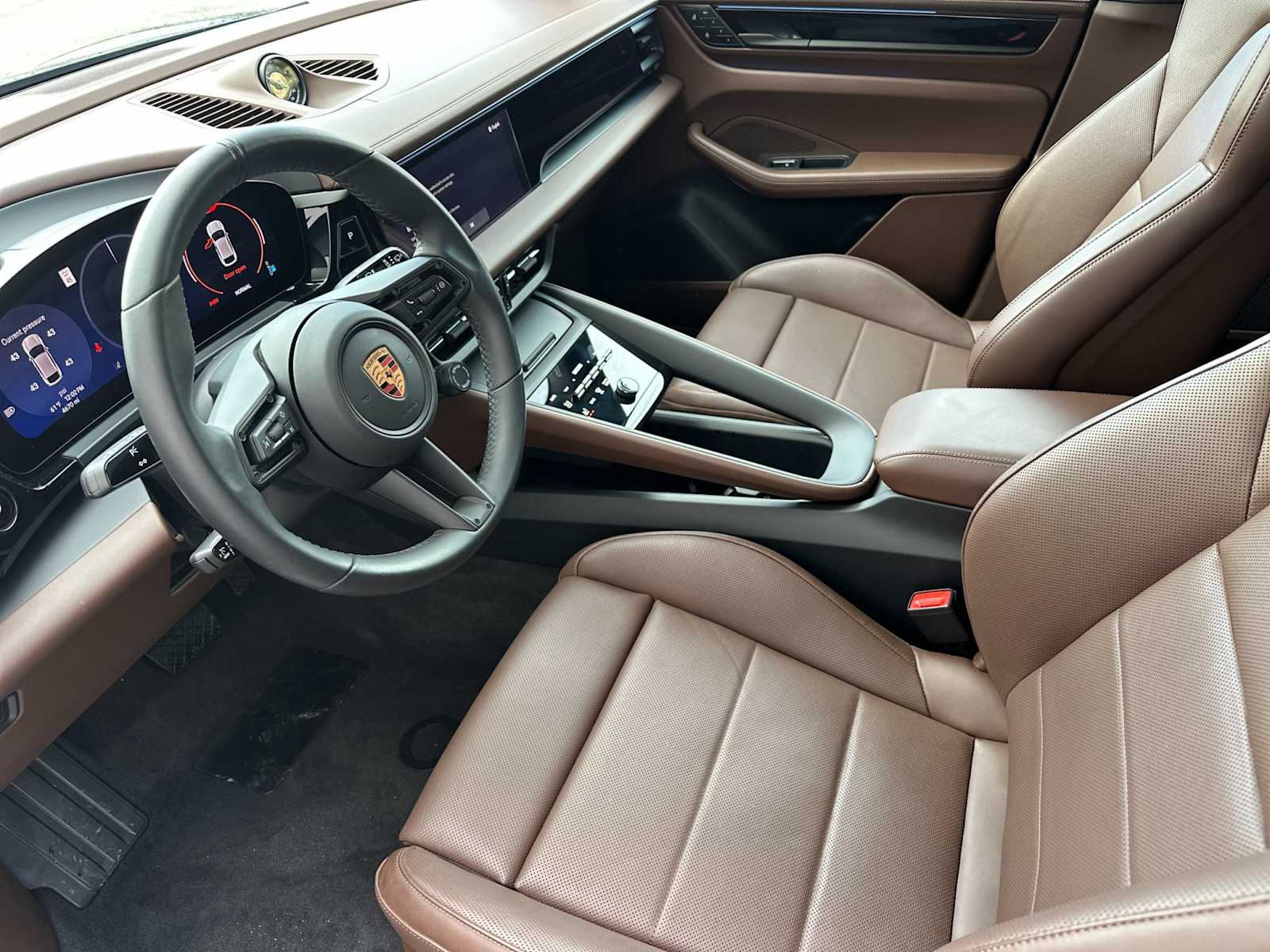 Thumbnail: 2025 Porsche Macan - 4